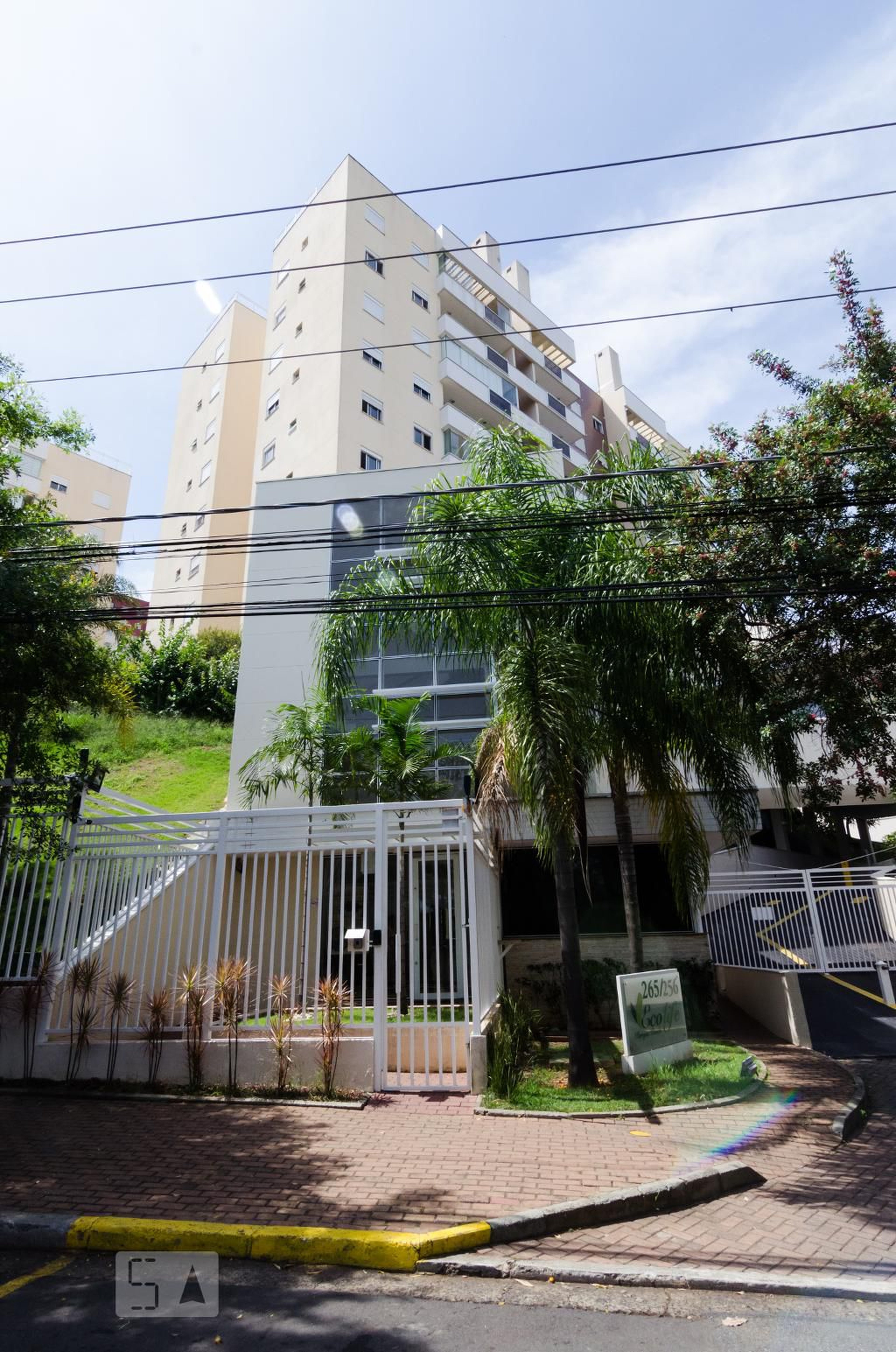Fachada do prédio Condomínio em Avenida Brunoro de Gasperi, Eco Life 