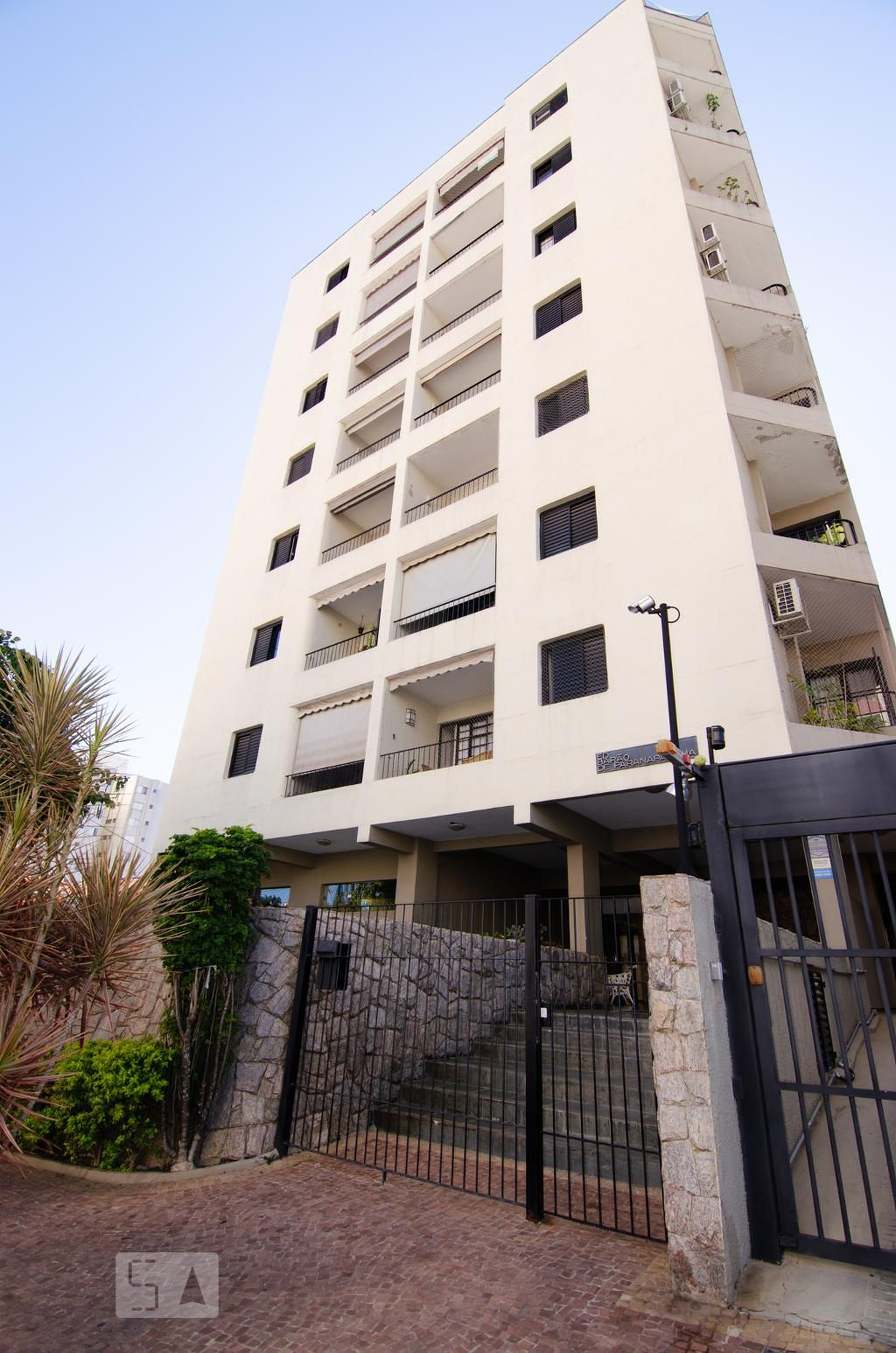 Fachada do prédio Condomínio em Rua Barão de Paranapanema, 222