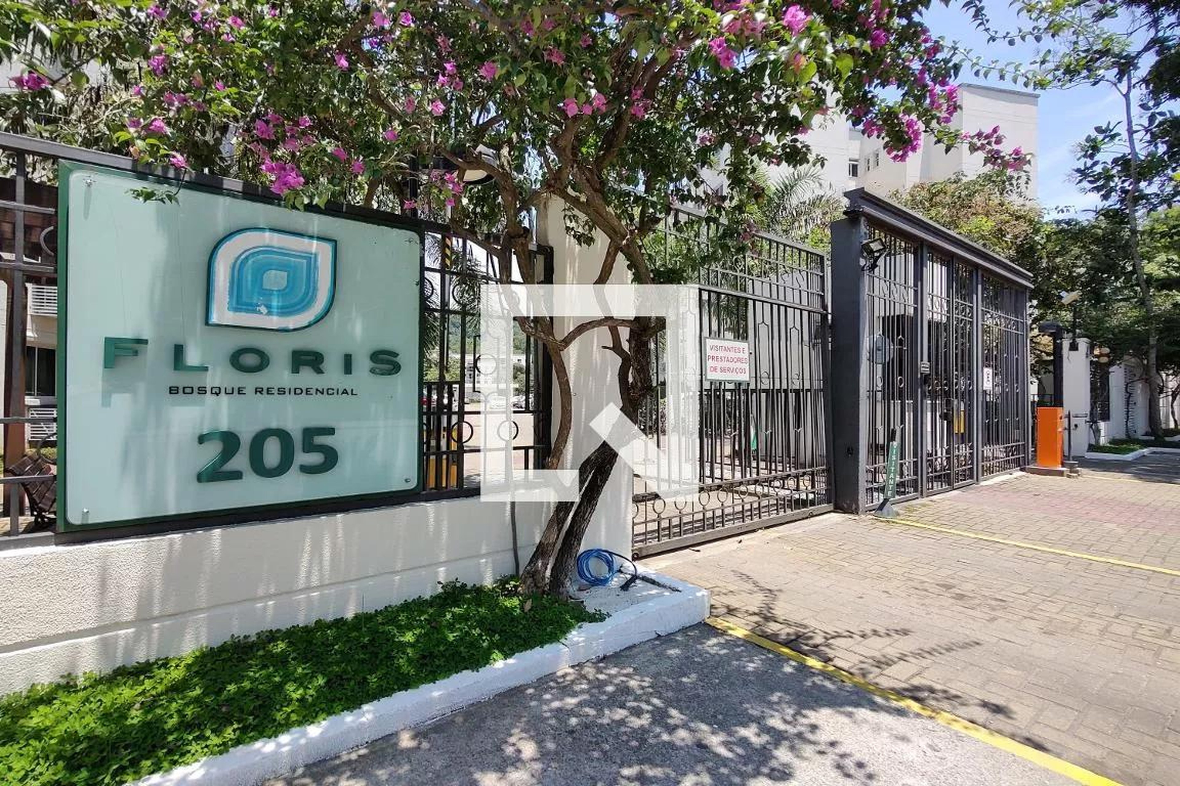 Fachada Condomínio Floris