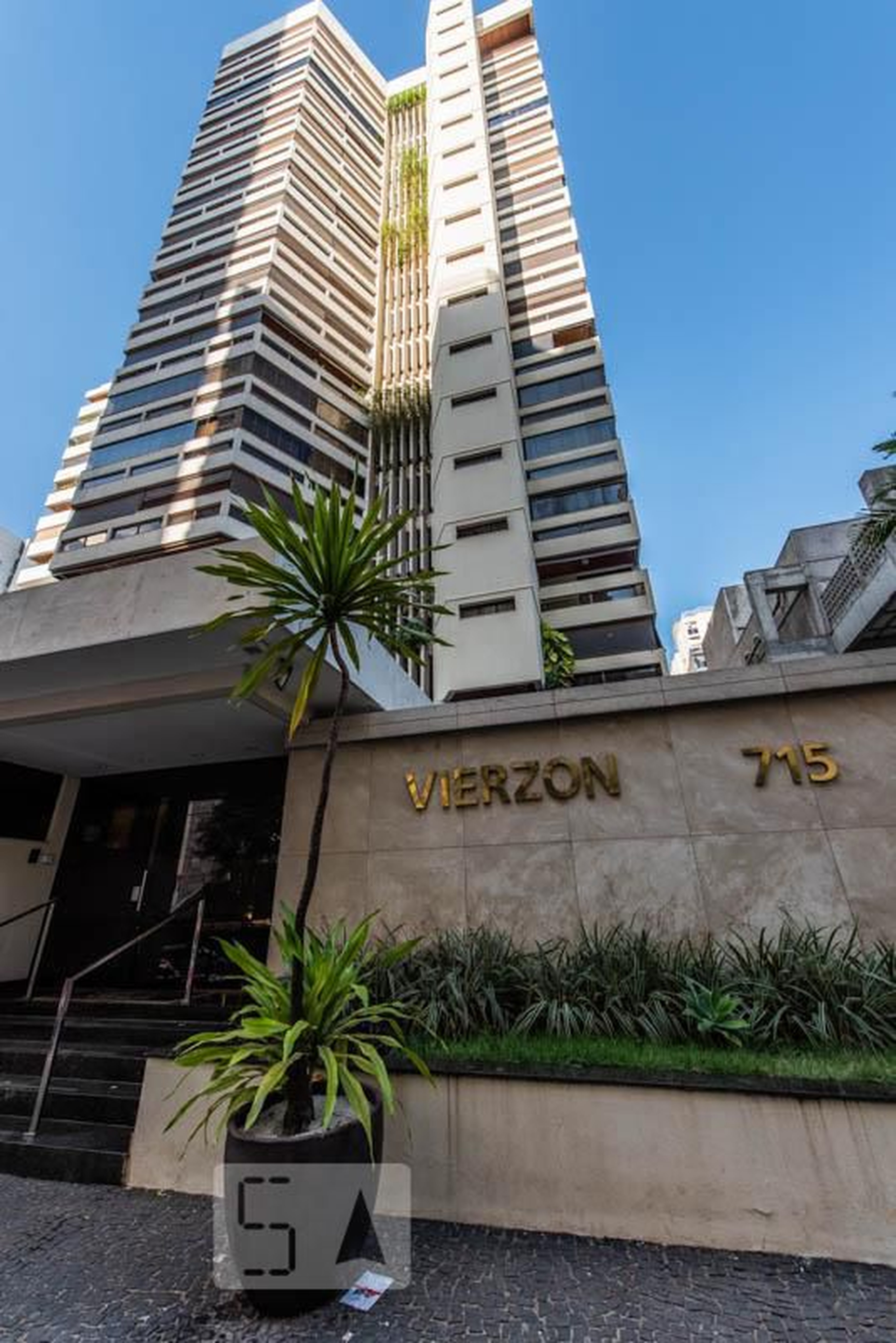 Fachada Condomínio em Avenida T-5, 715