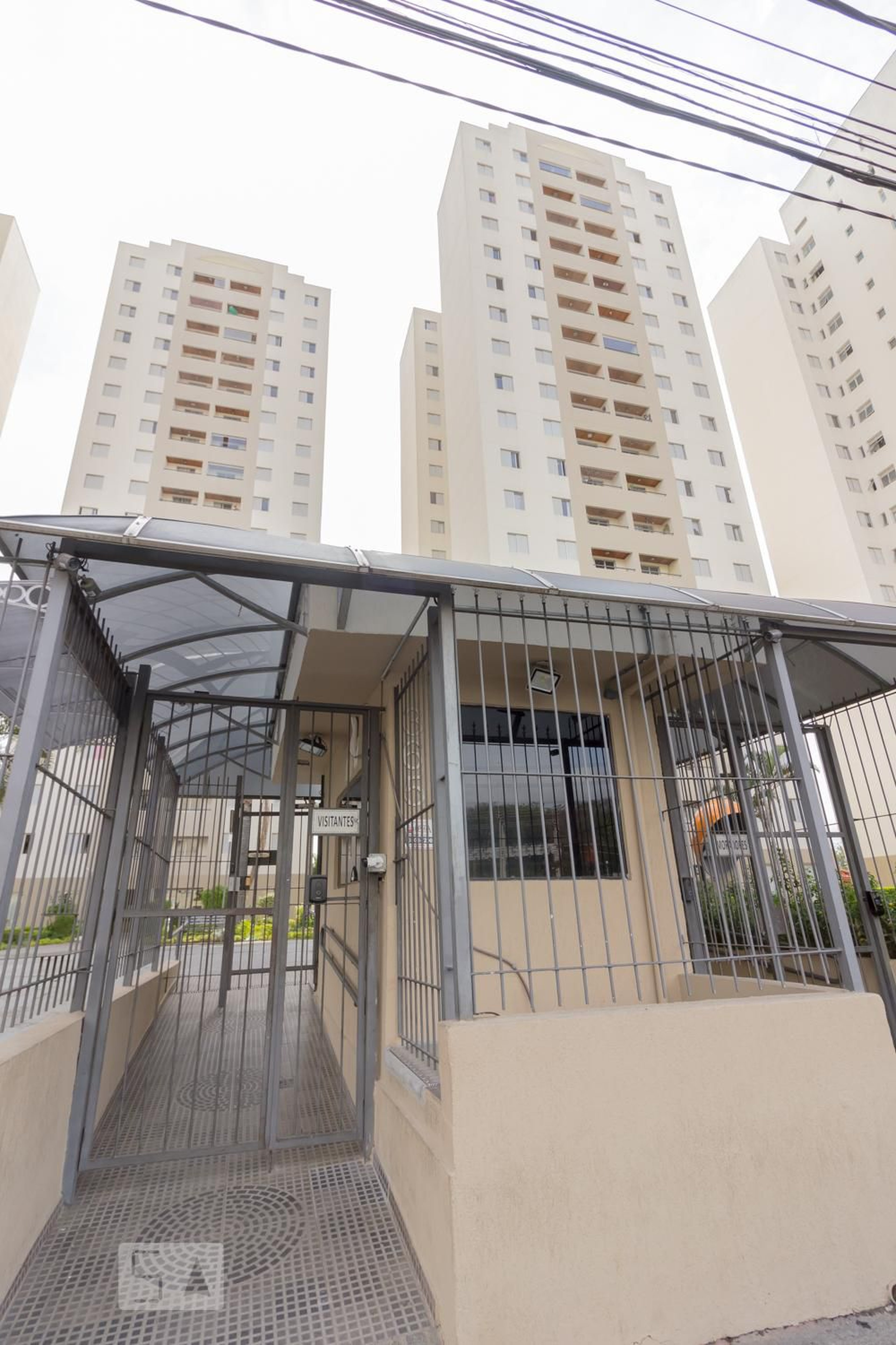 Fachada Condomínio em Rua Benedito de Almeida Bueno, 365