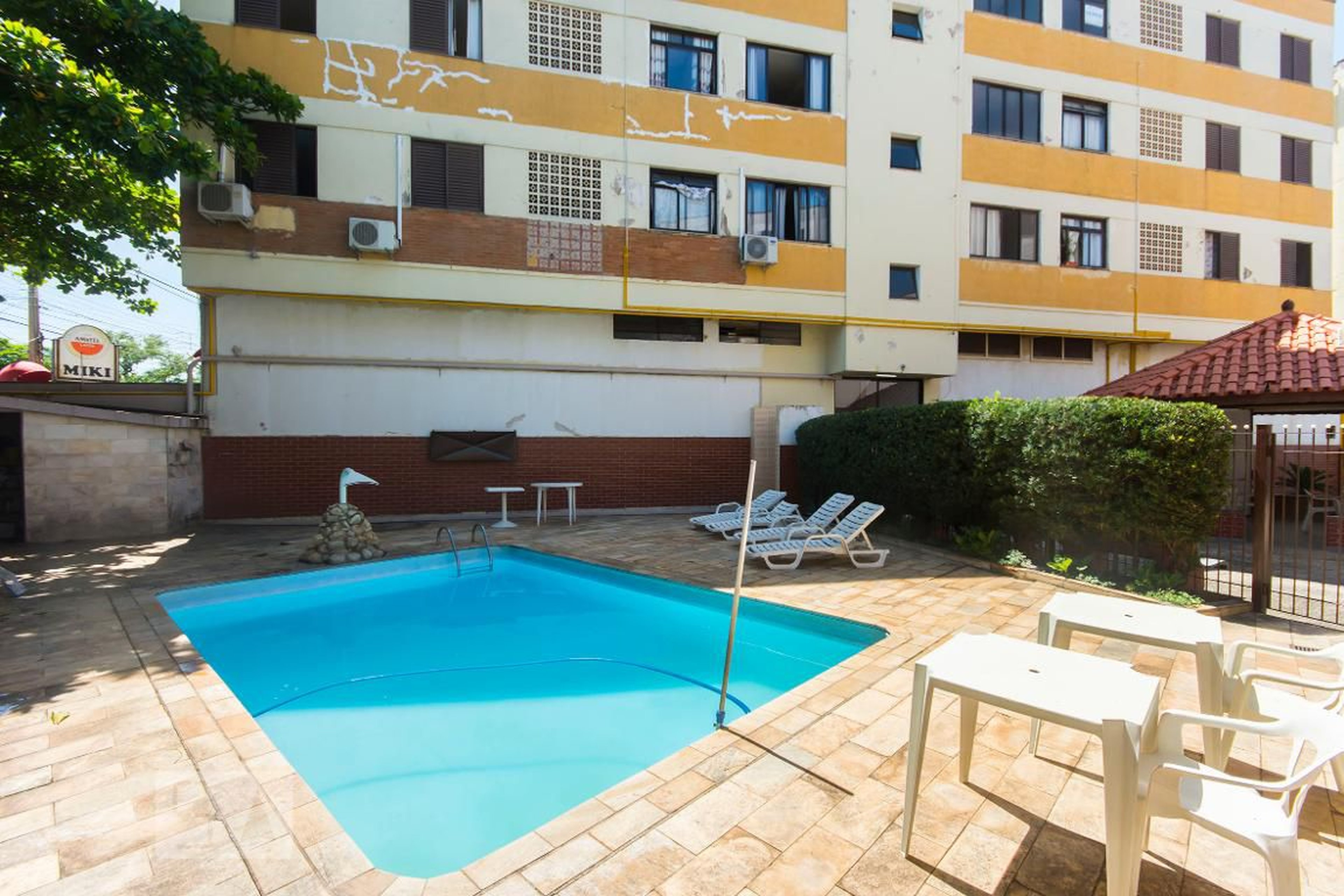 Piscina - Conjunto Europa