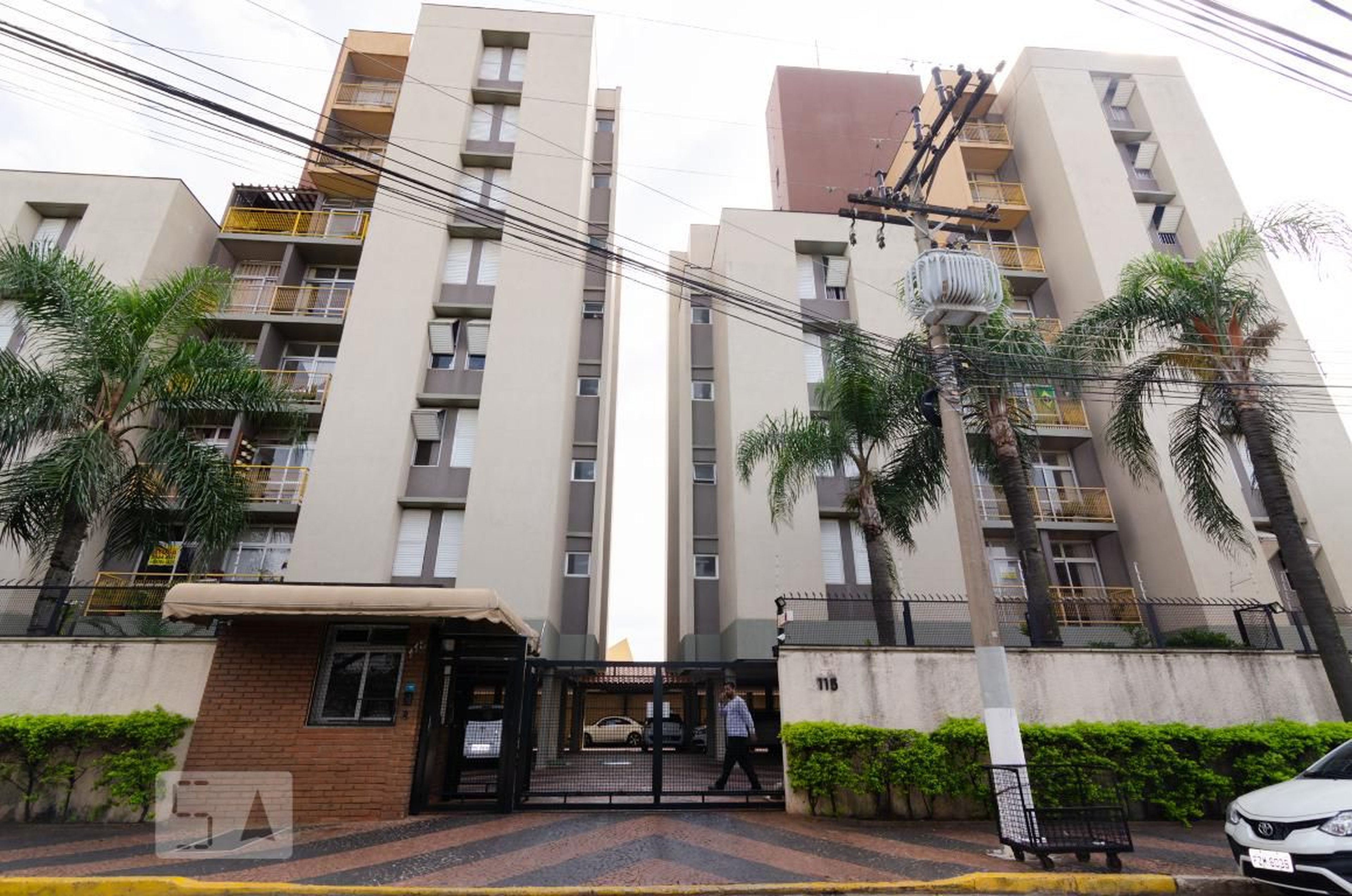 Fachada do prédio Condomínio em Rua Mns Manoel Corrêa Macedo, 115