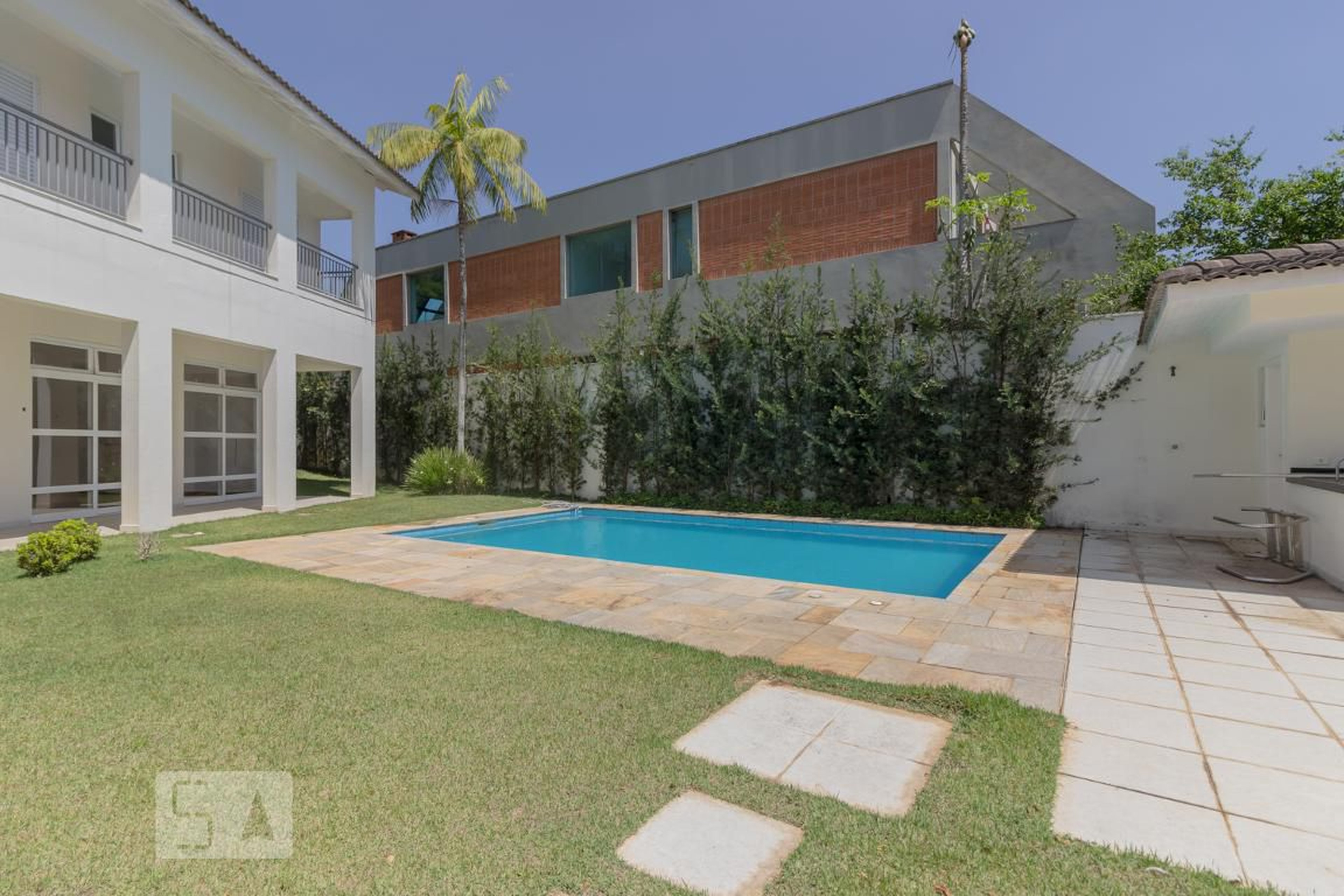 Piscina Condomínio em Alameda Venezuela, 588