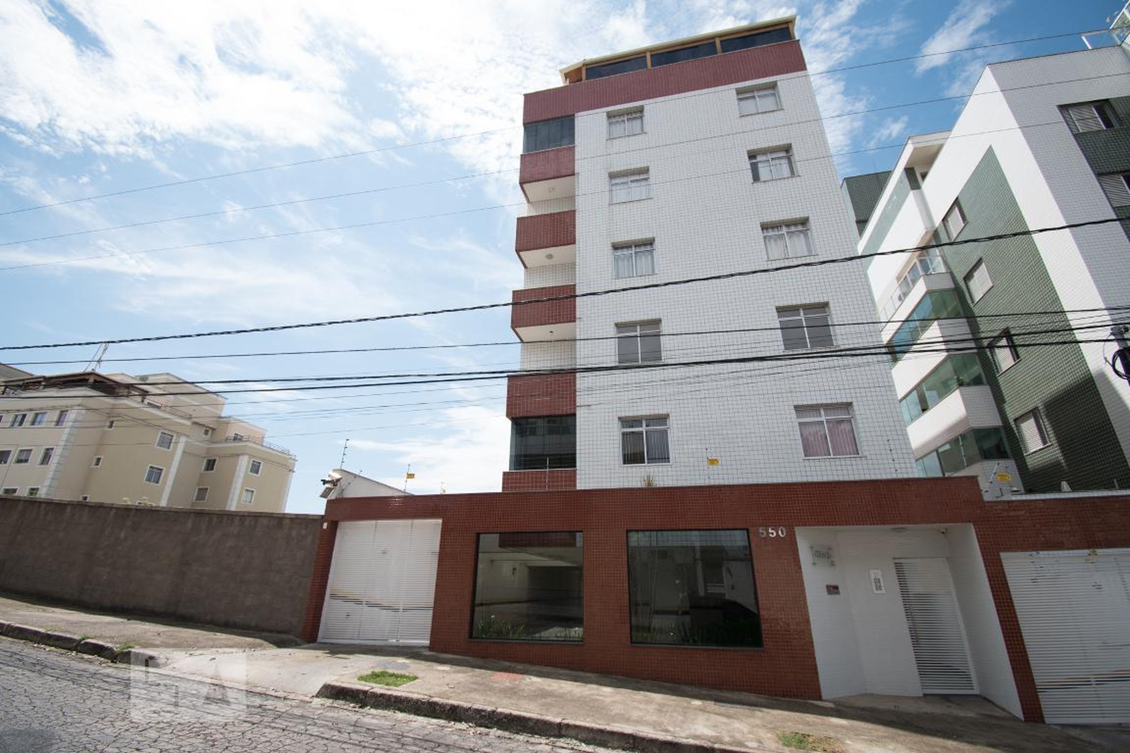 Fachada Condomínio em Rua Castelo Setúbal, 550