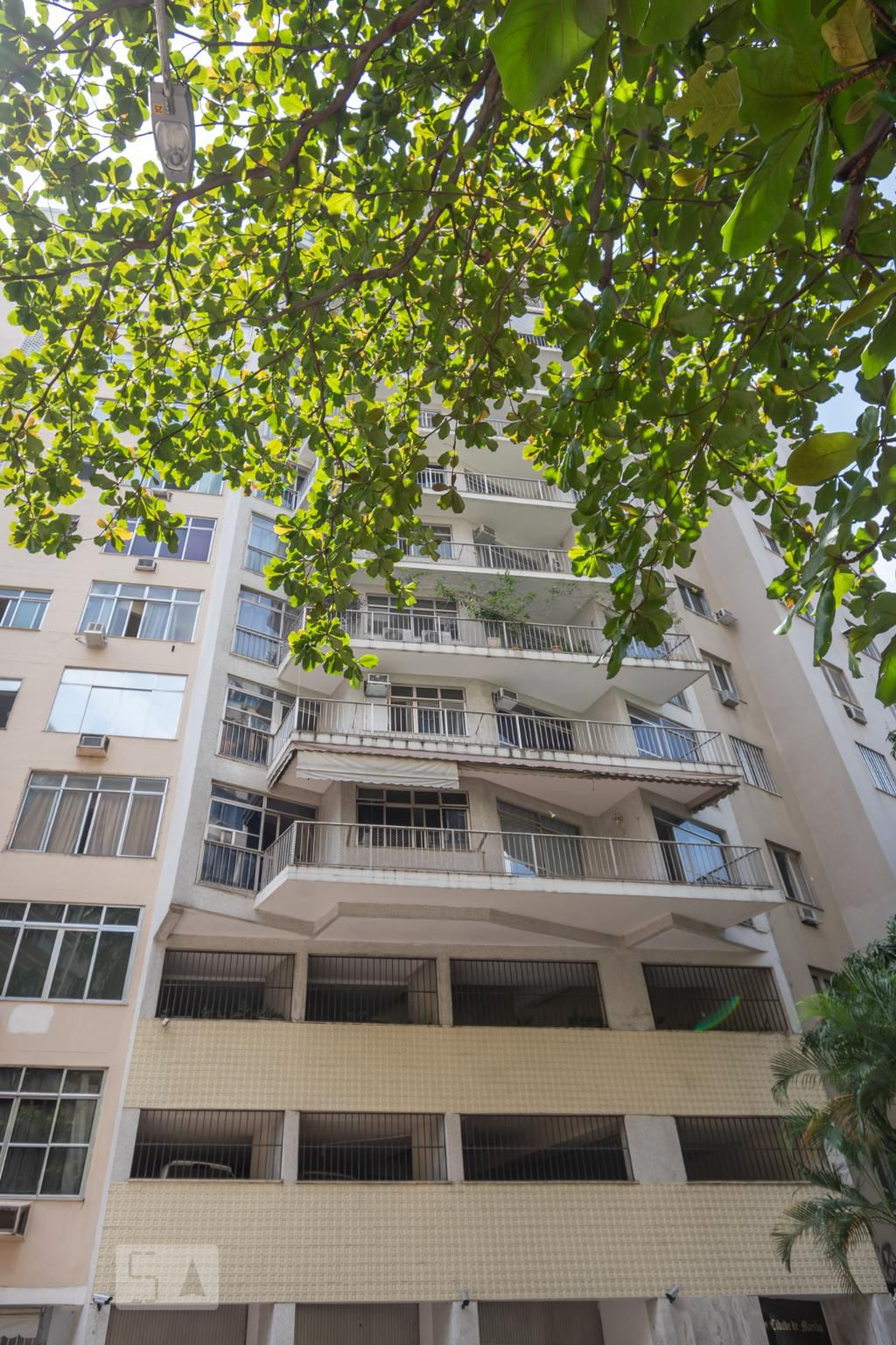 Fachada do prédio Condomínio Annette 37