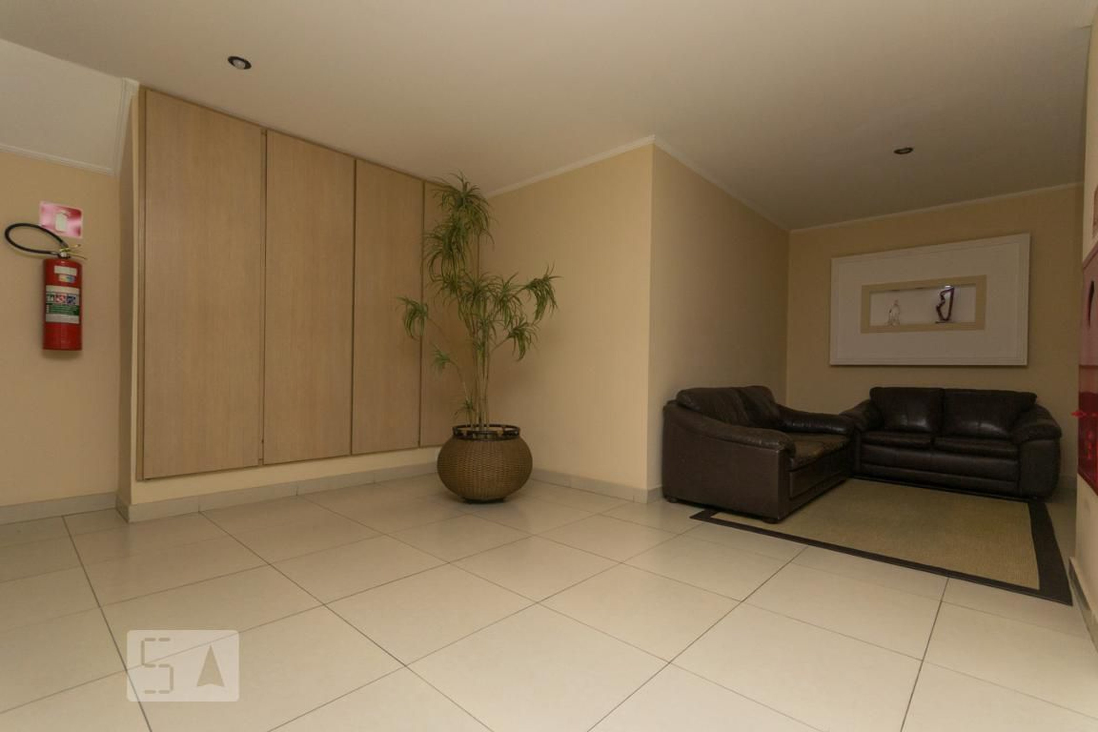 Hall - Riviera Plaza