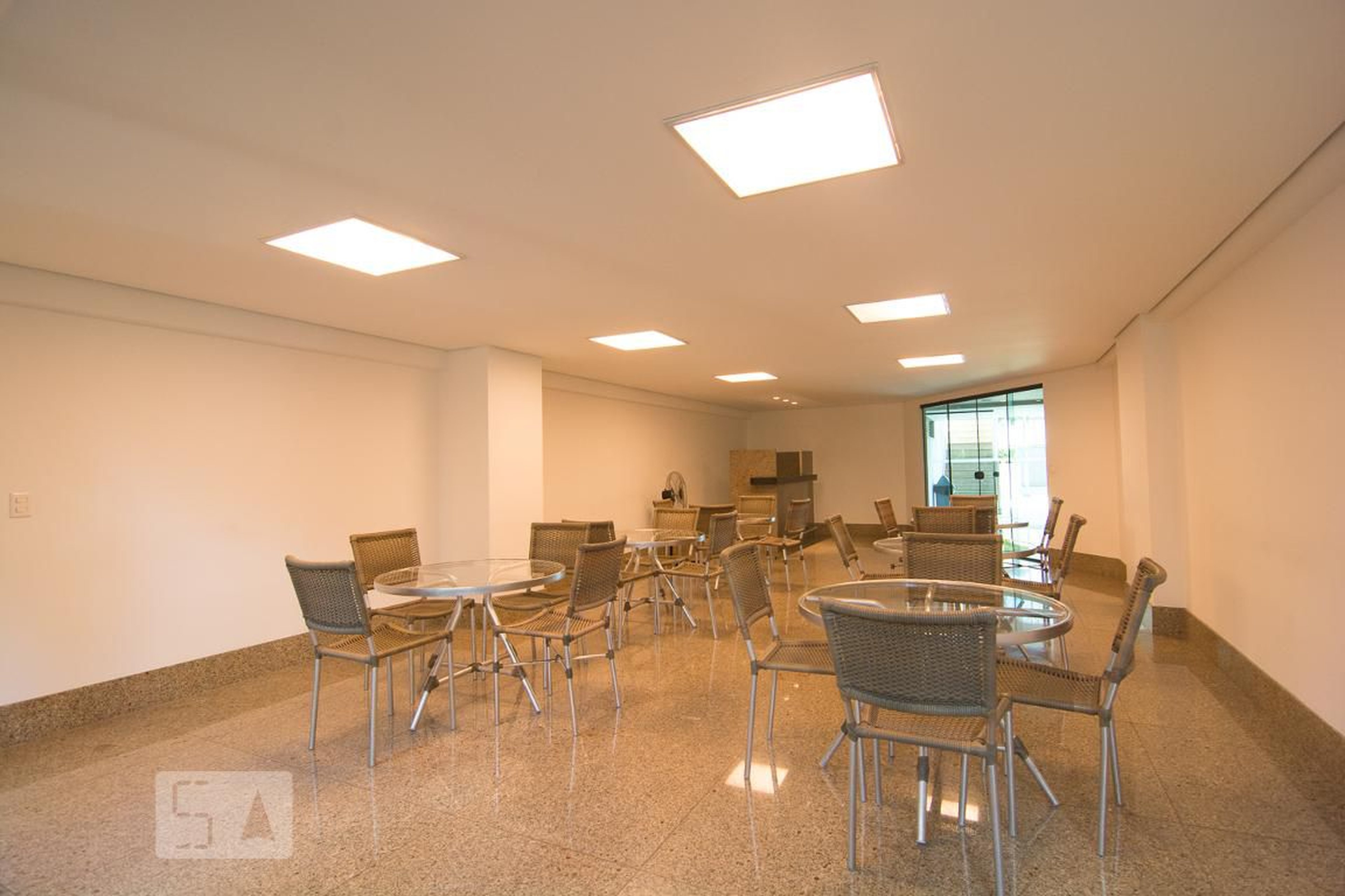 Salão de festas - Angelina Picinin