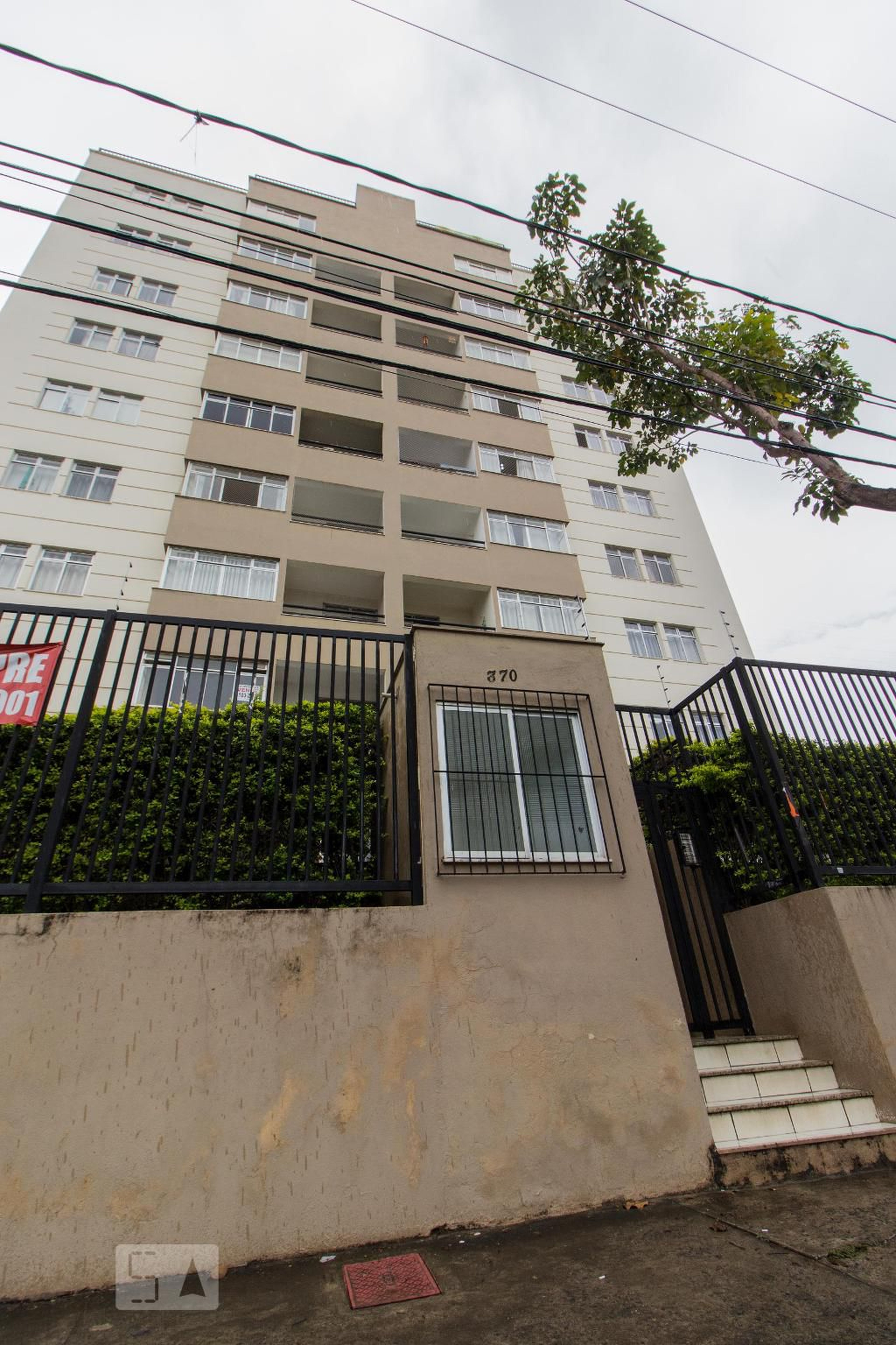 Fachada Condomínio em Rua das Tangerinas, 379