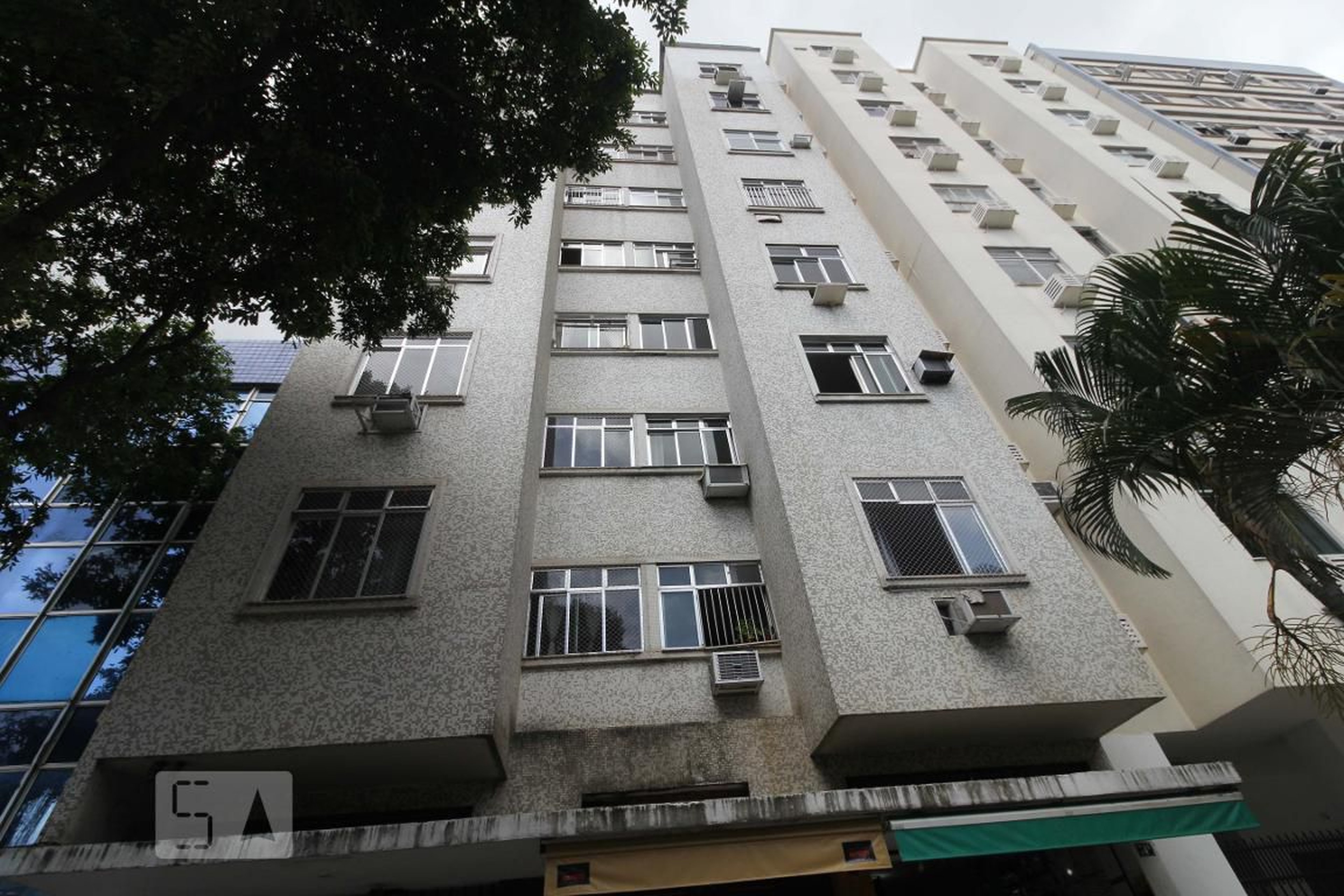 Fachada Condomínio em Rua Real Grandeza, 74