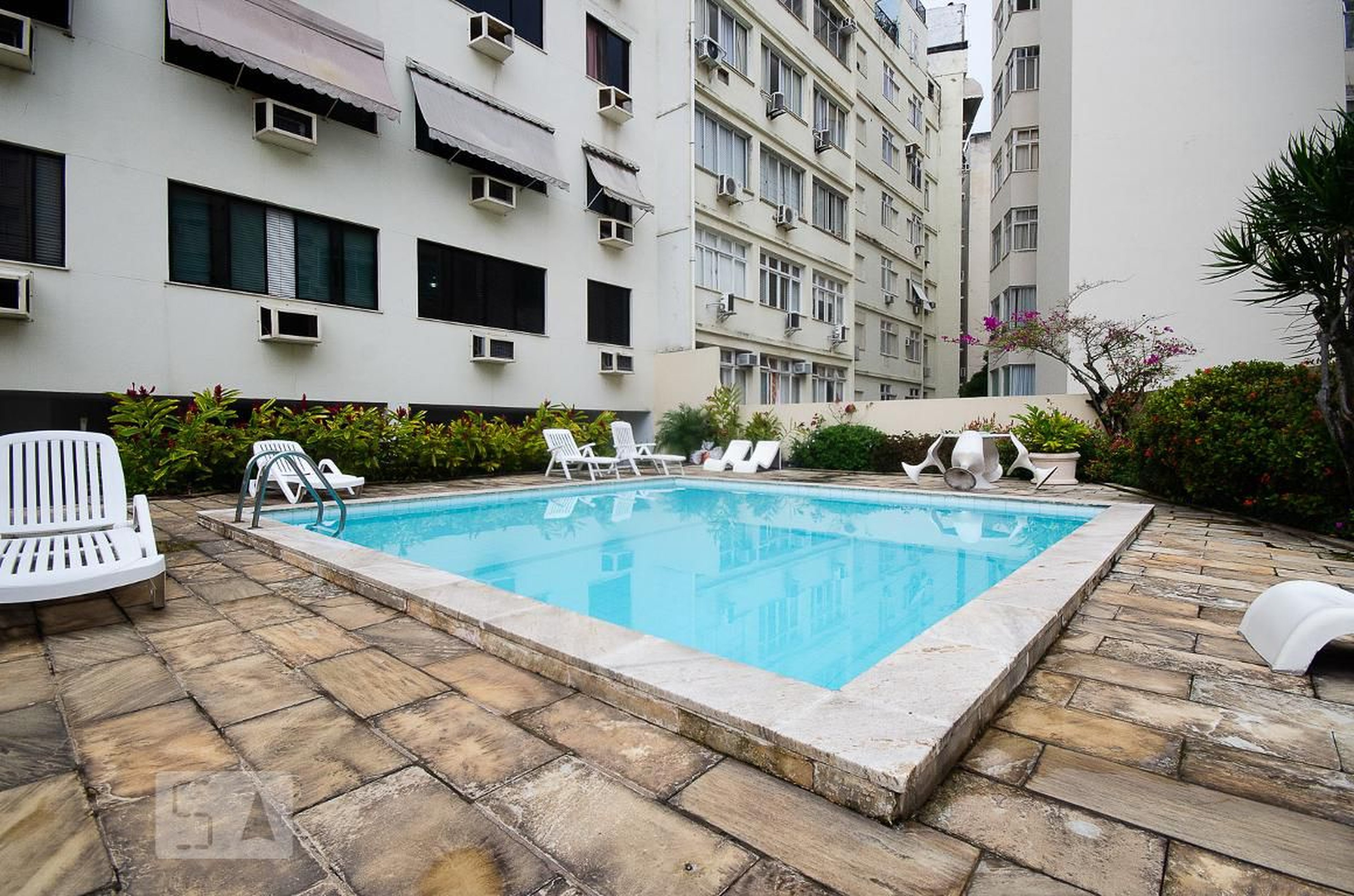 Piscina - Edifício Residence Tour D'Argent