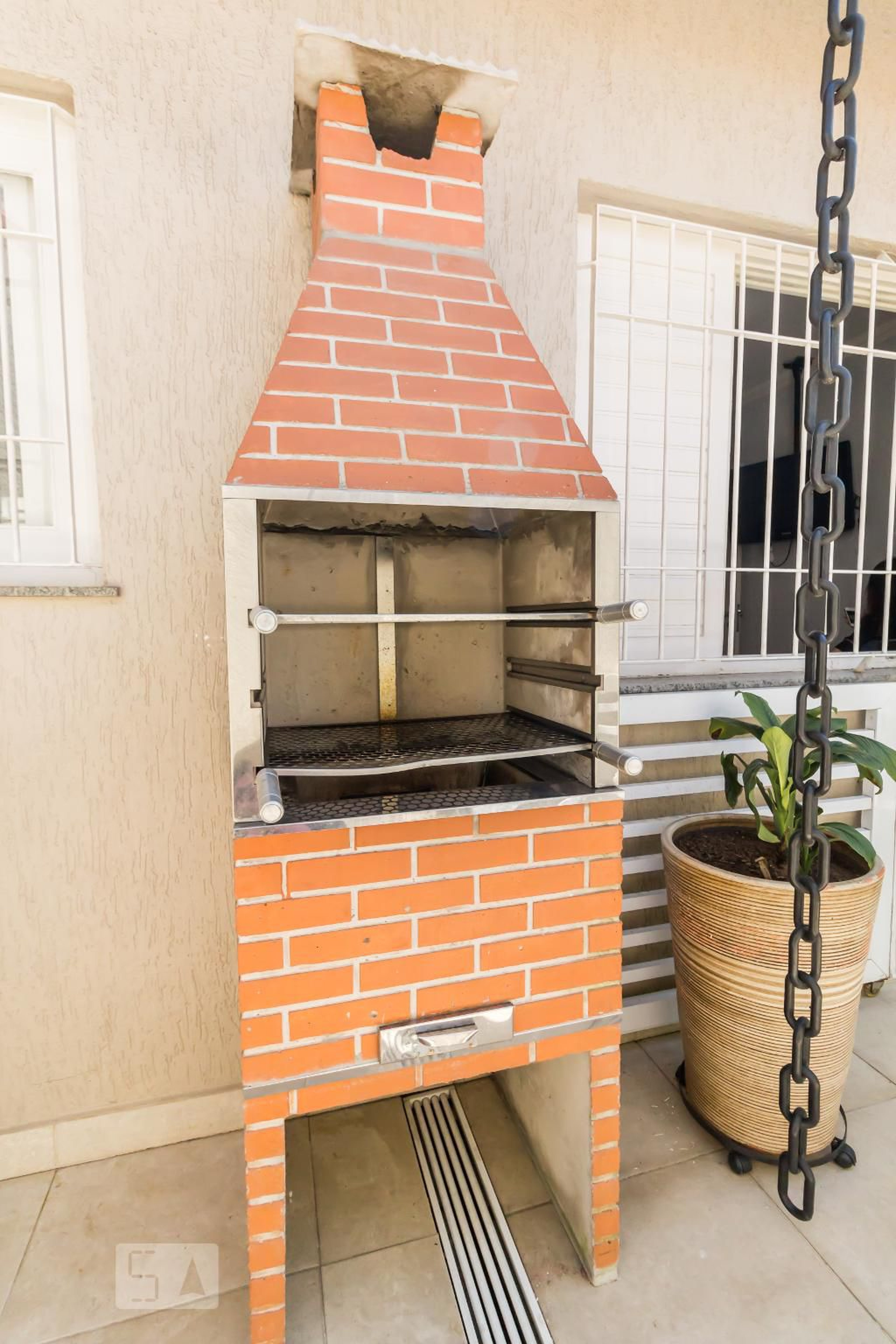 Churrasqueira Condomínio em Rua Décio Antônio Ferrone, 107