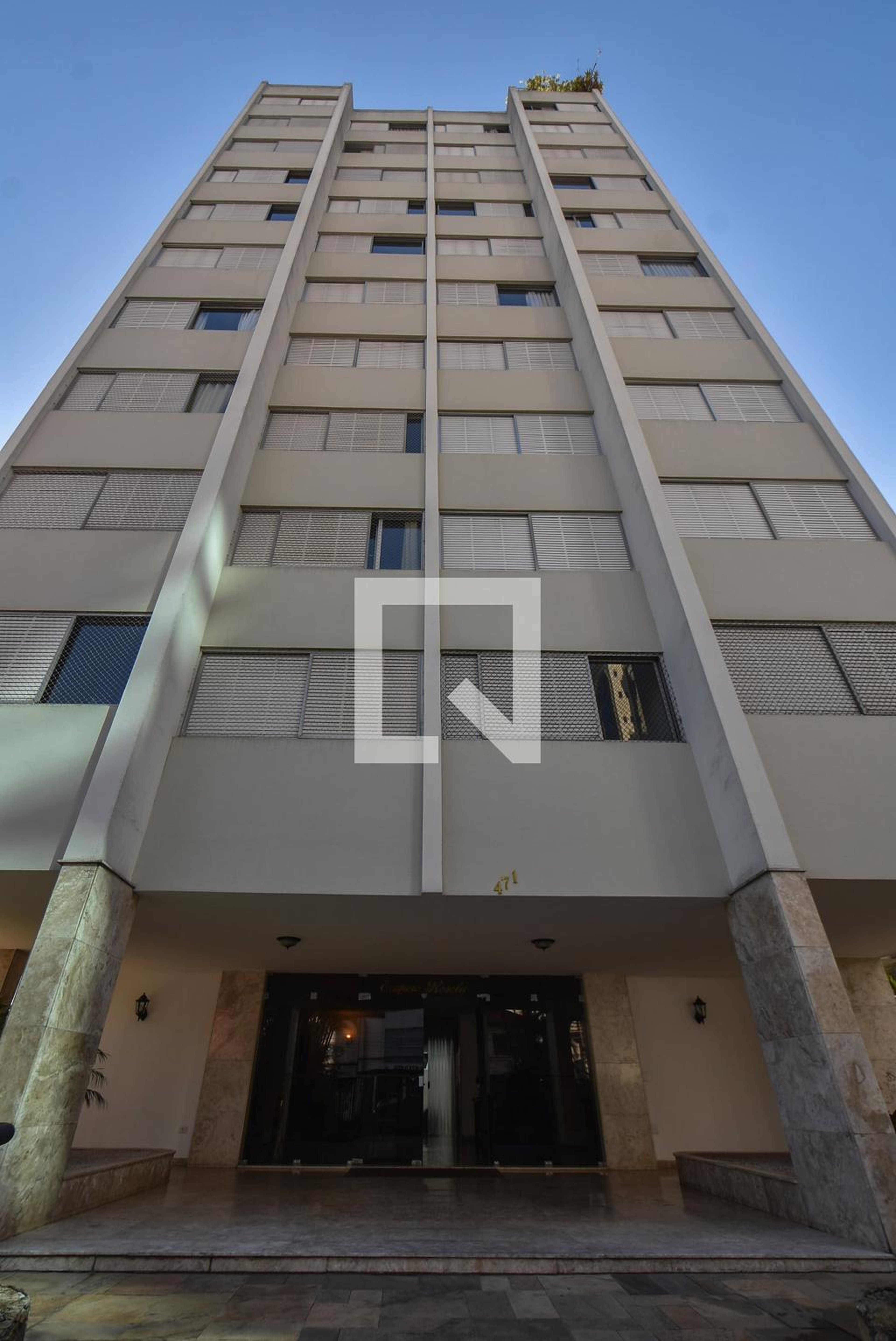 Prédio Condomínio Rosely