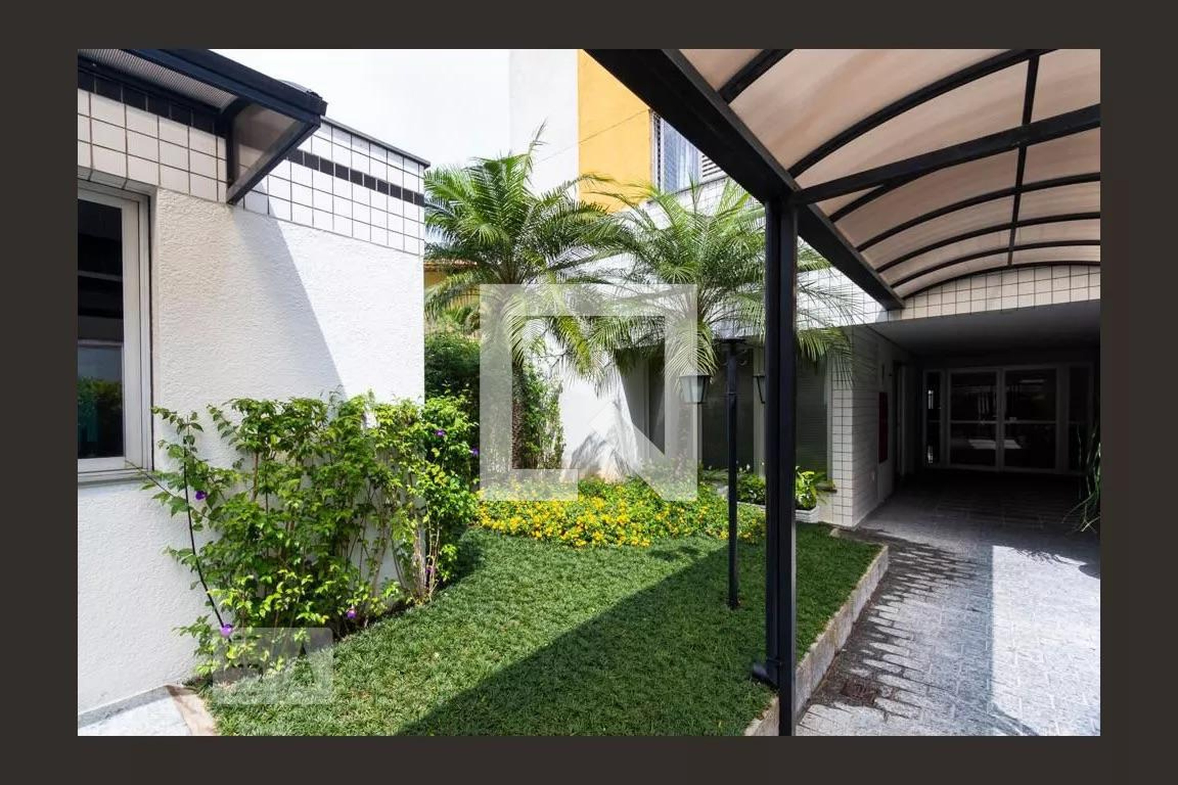 Área externa - Athená