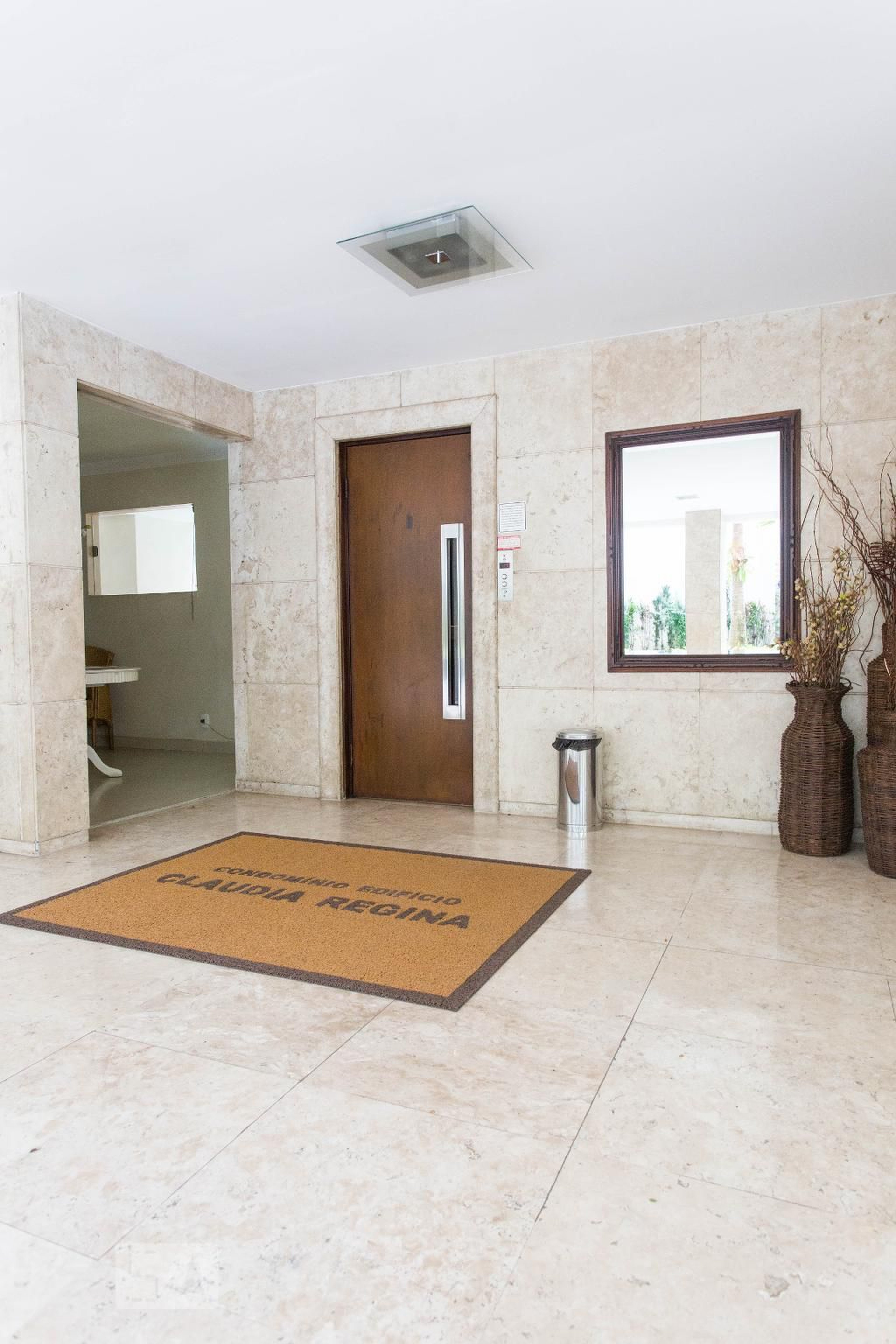 Hall - Claudia Regina e Tatiana