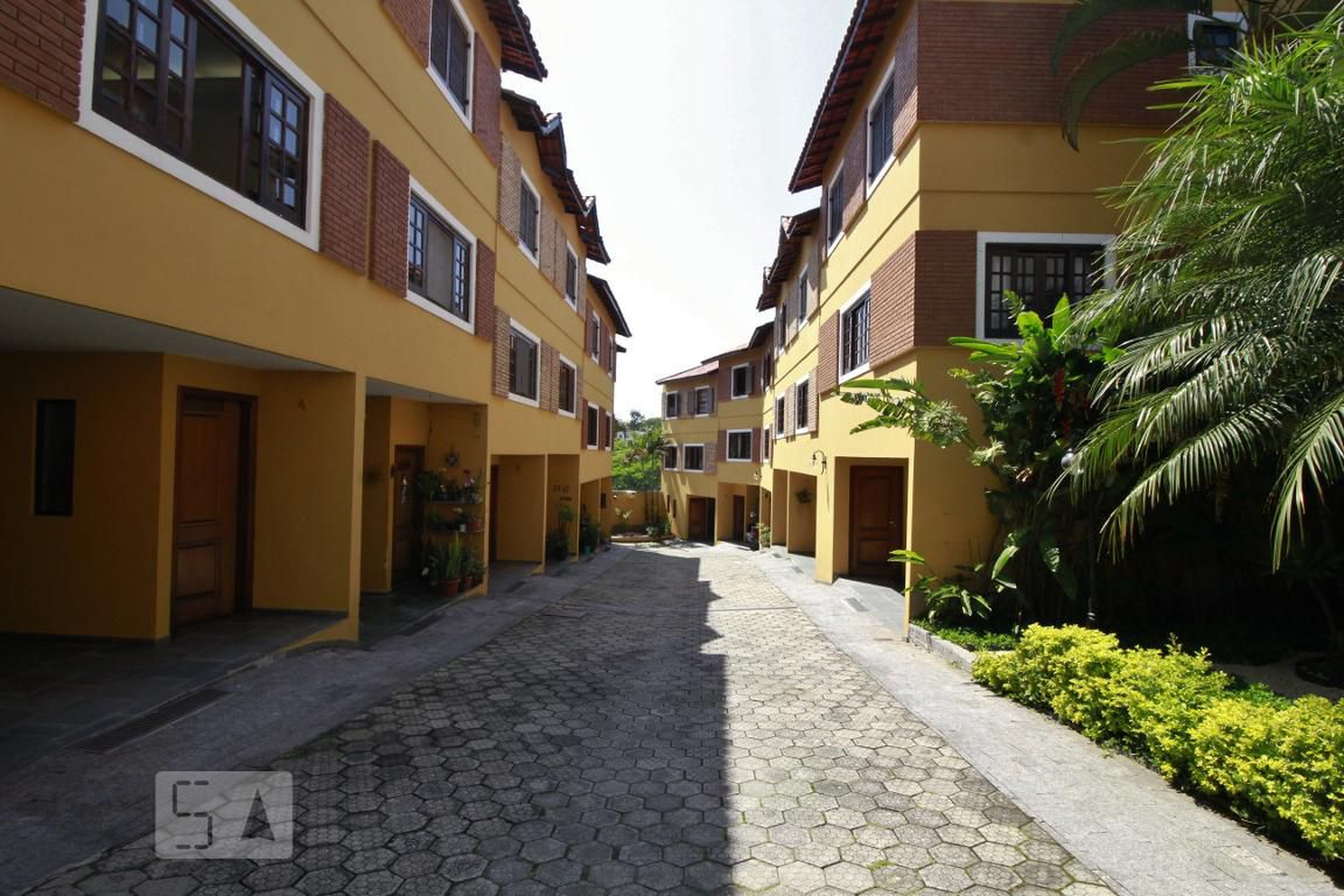 Condomínio - Residencial N°147 (Casa N° 9)