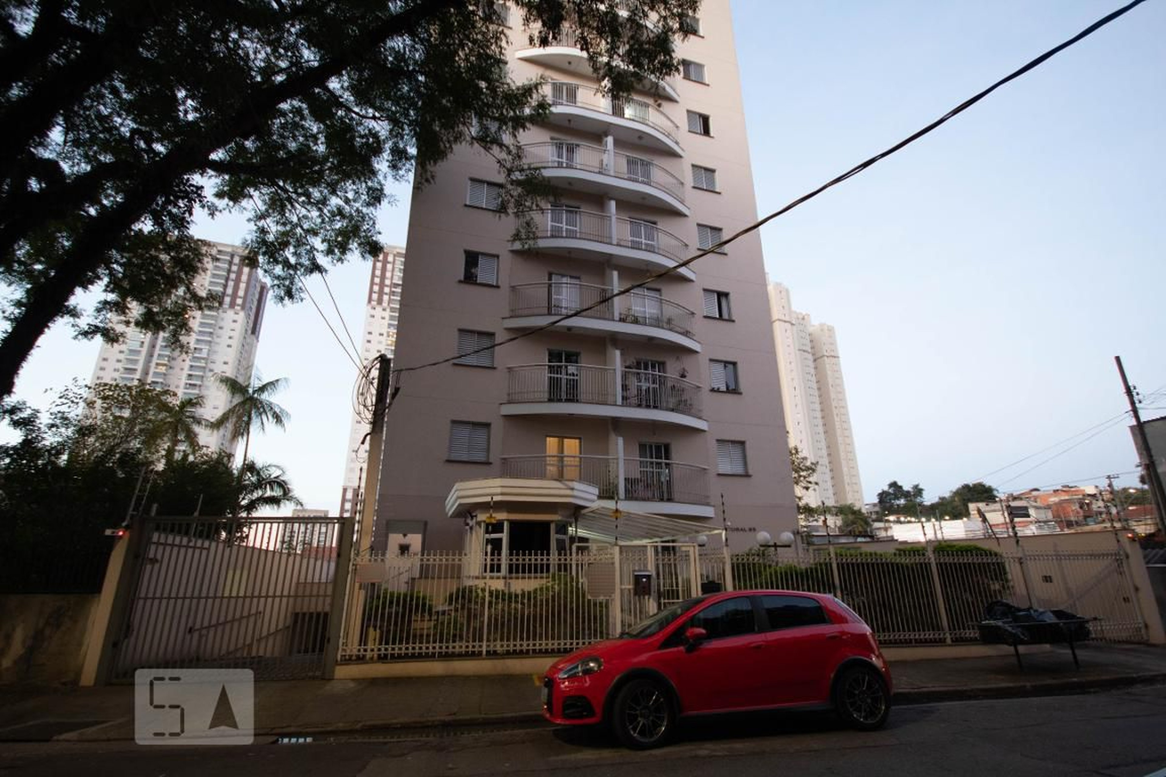 Fachada Condomínio em Rua Santa Crescência, 20