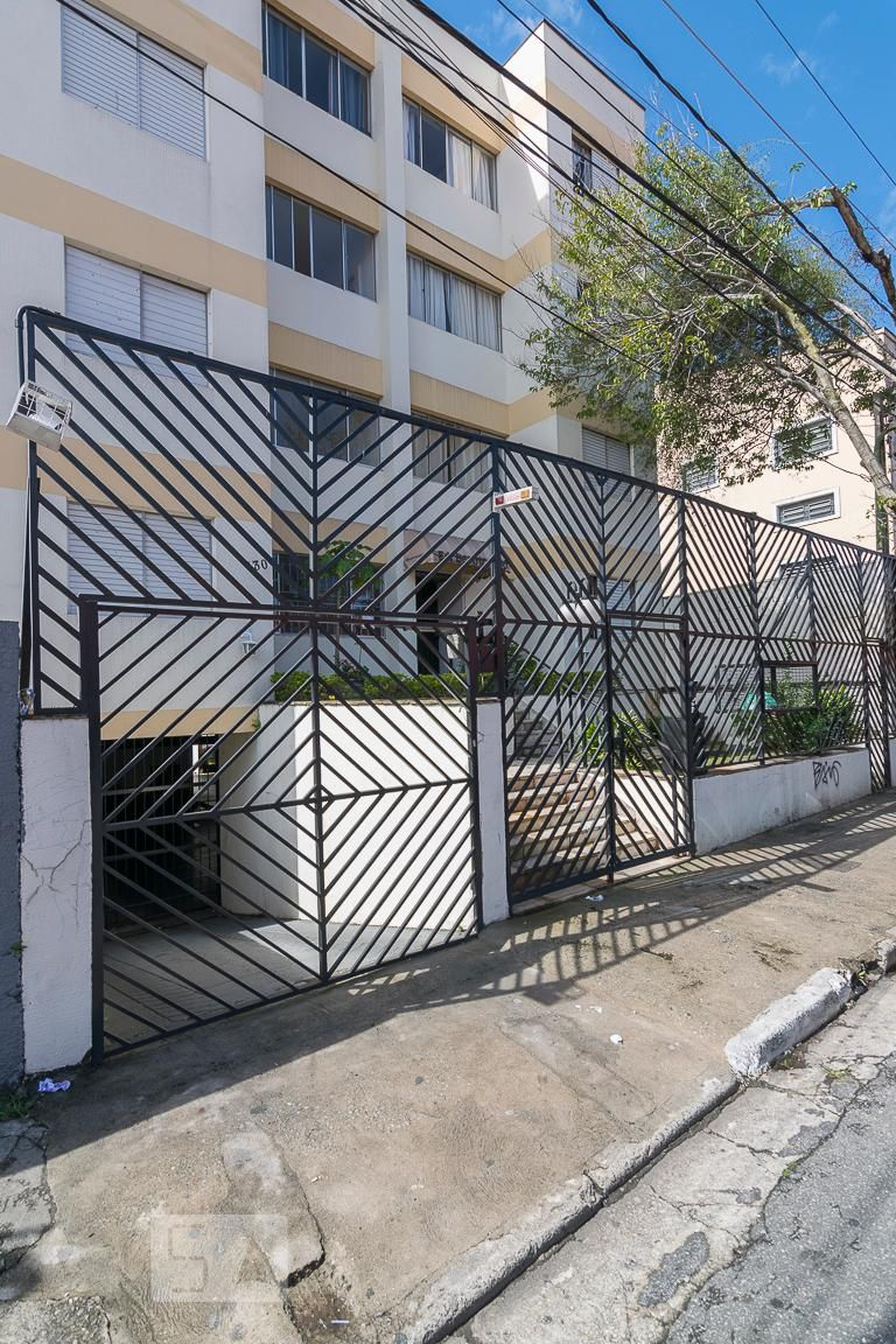 Fachada Condomínio em Rua Nicolau Filizola, 130