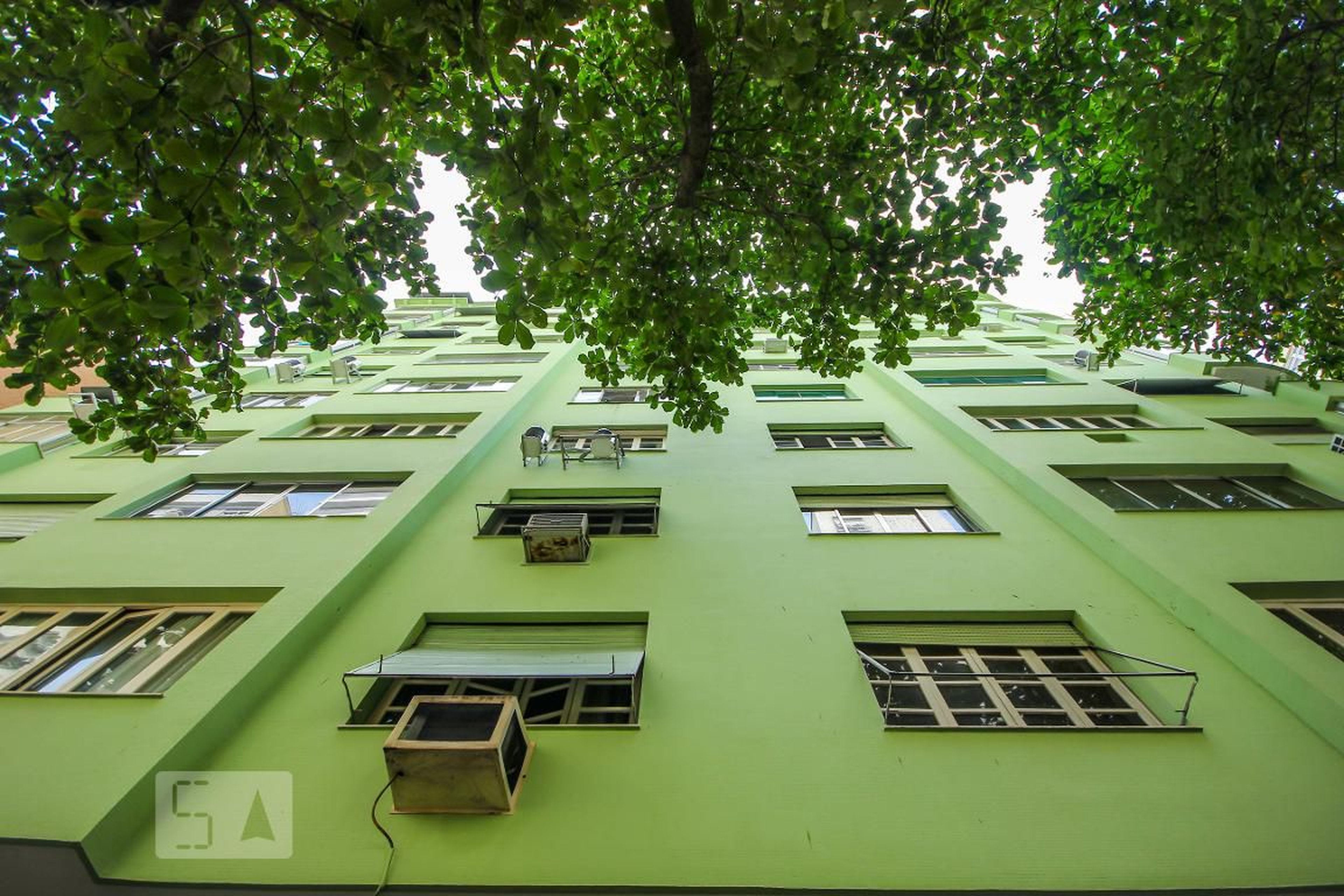 Fachada Condomínio em Rua Domingos Ferreira, 210