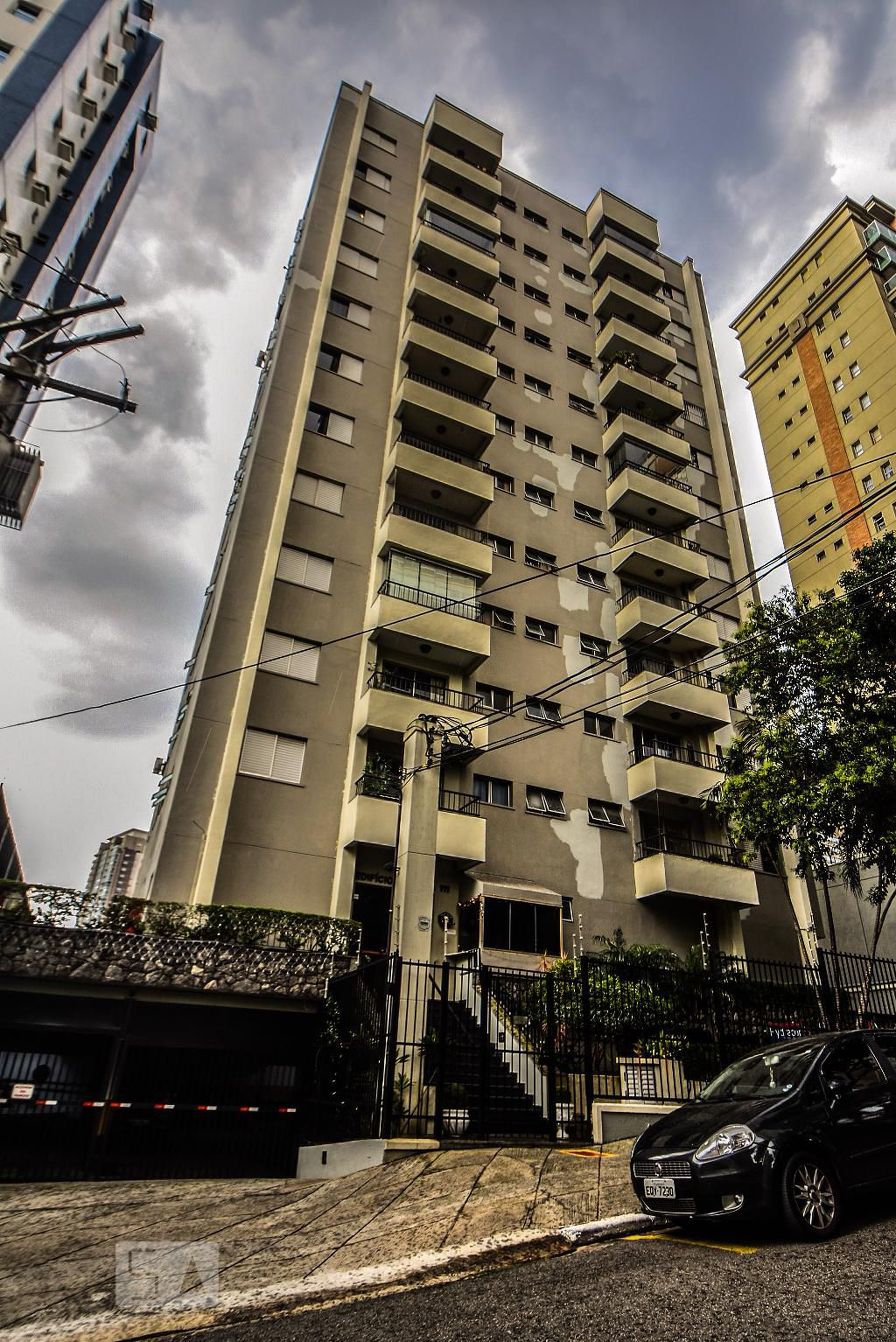 Prédio Condomínio Adriana