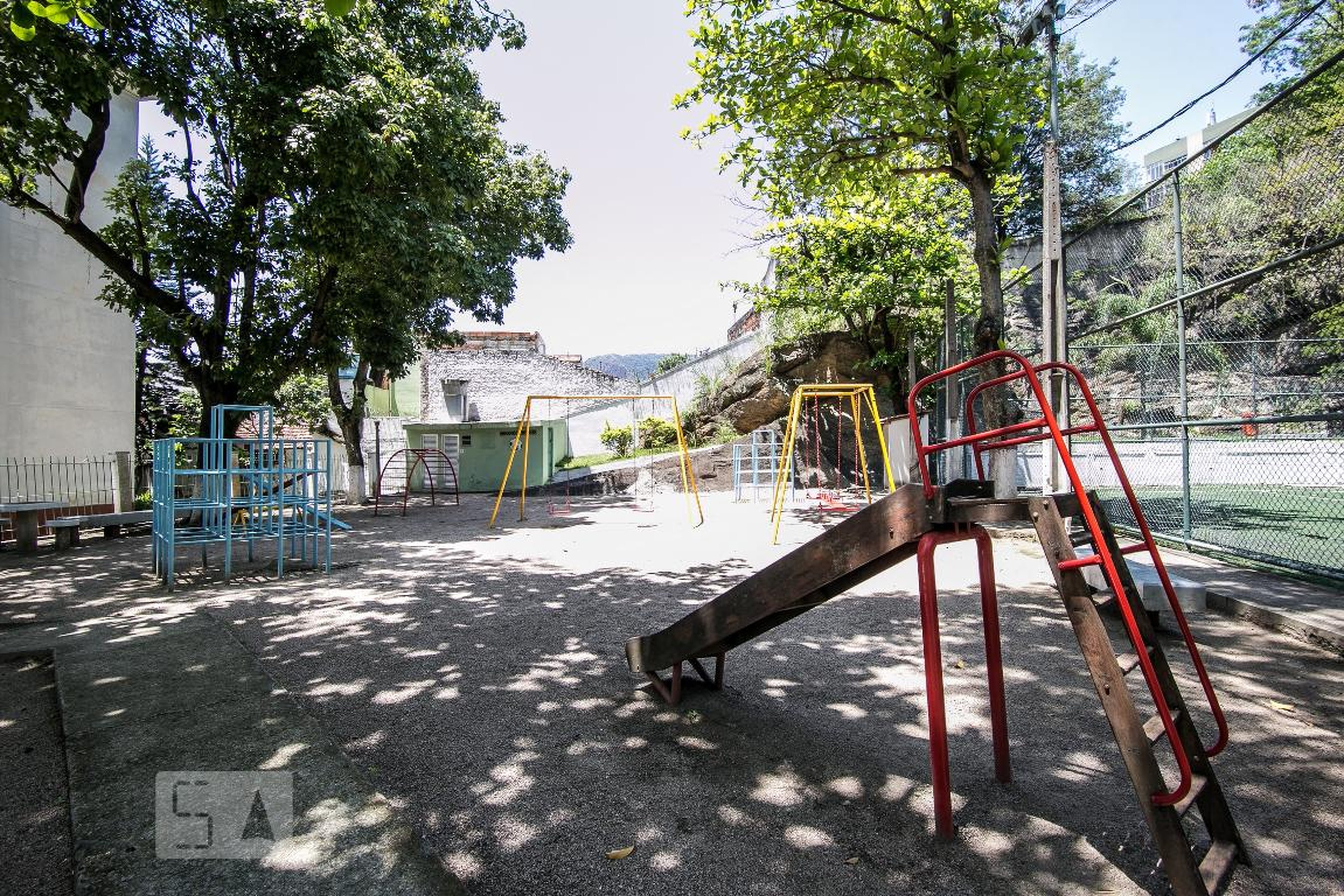 Playground - Flor do Ipê