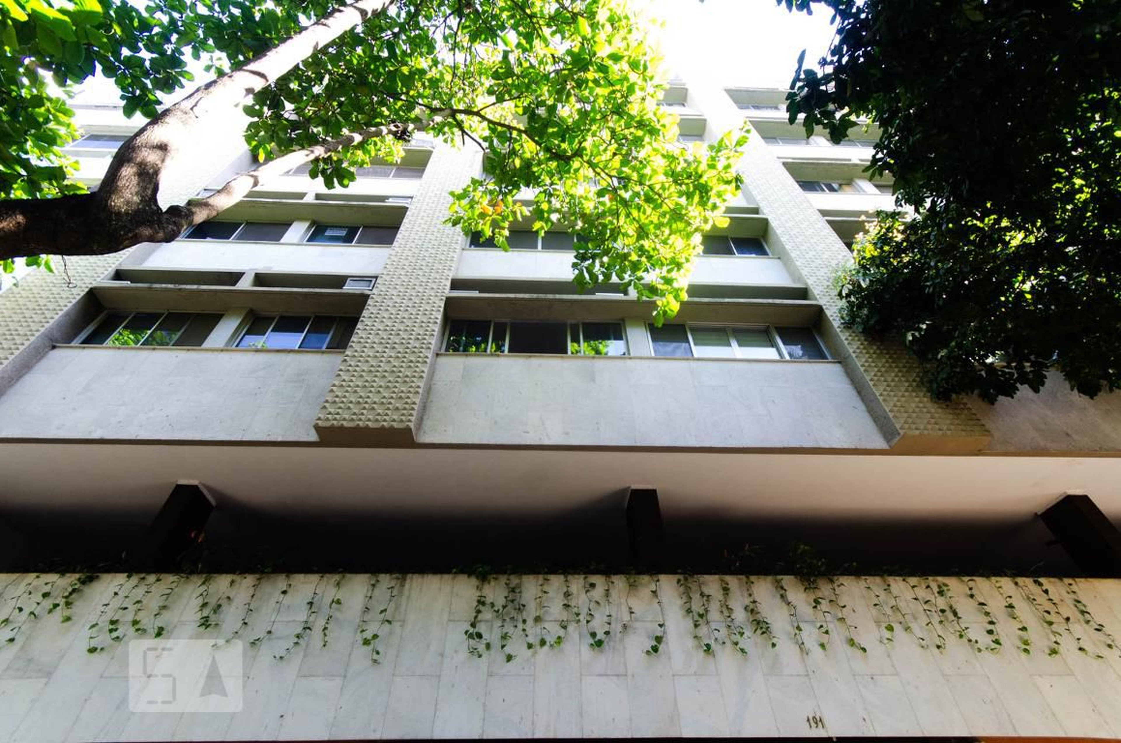 Fachada Condomínio em Rua Redentor, 191