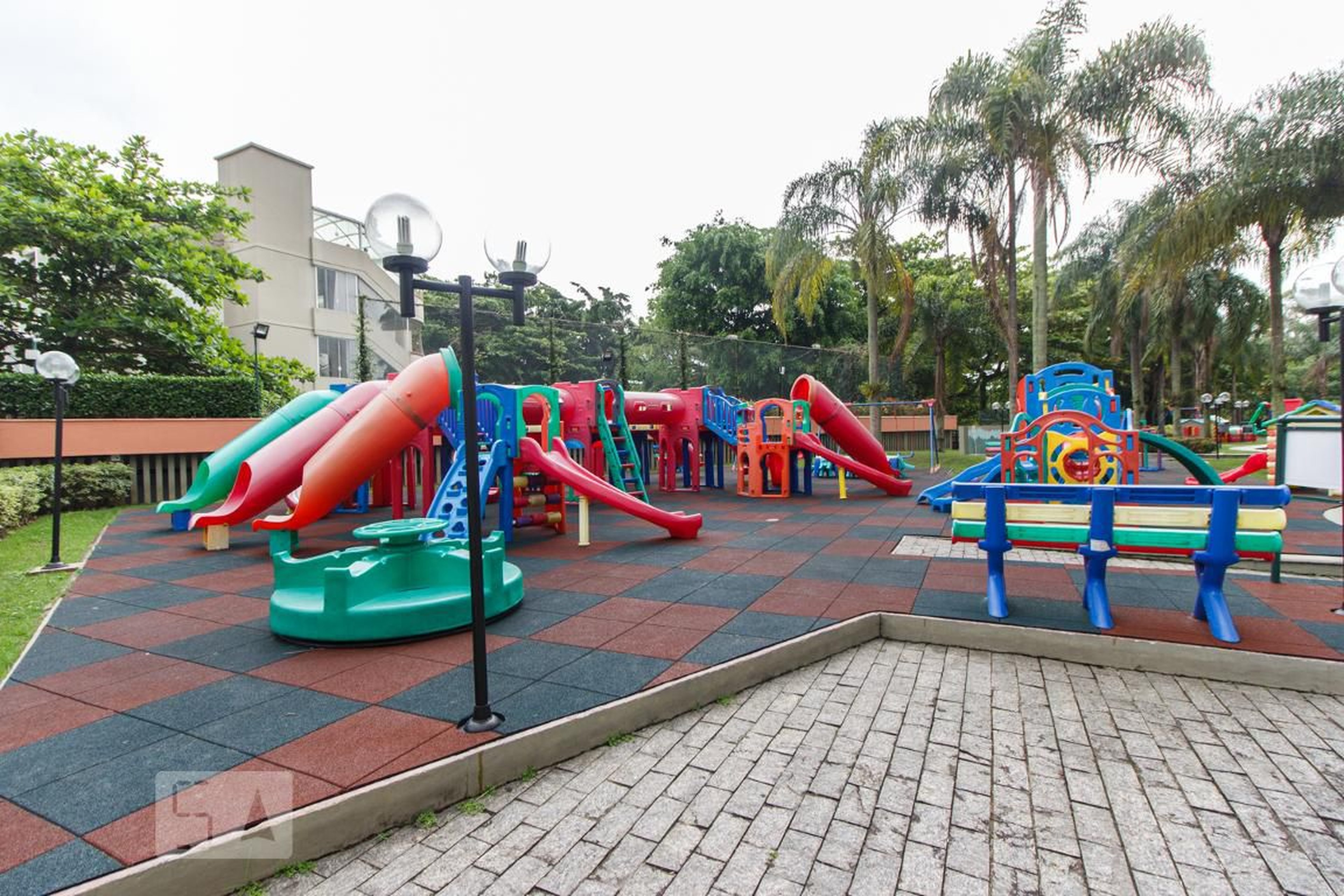 Parquinho - Parque das Rosas