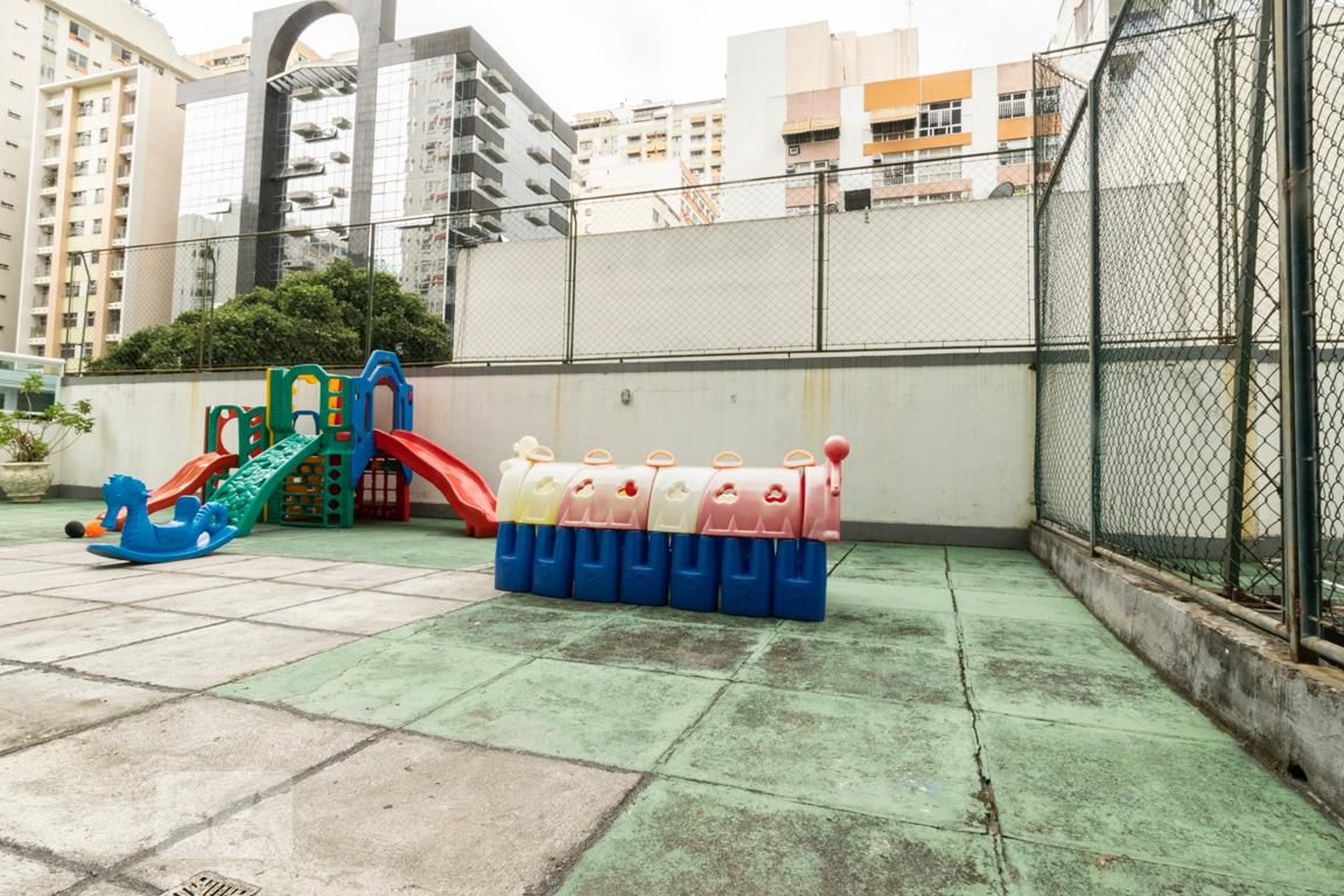 Playground - Edifício Bonneville