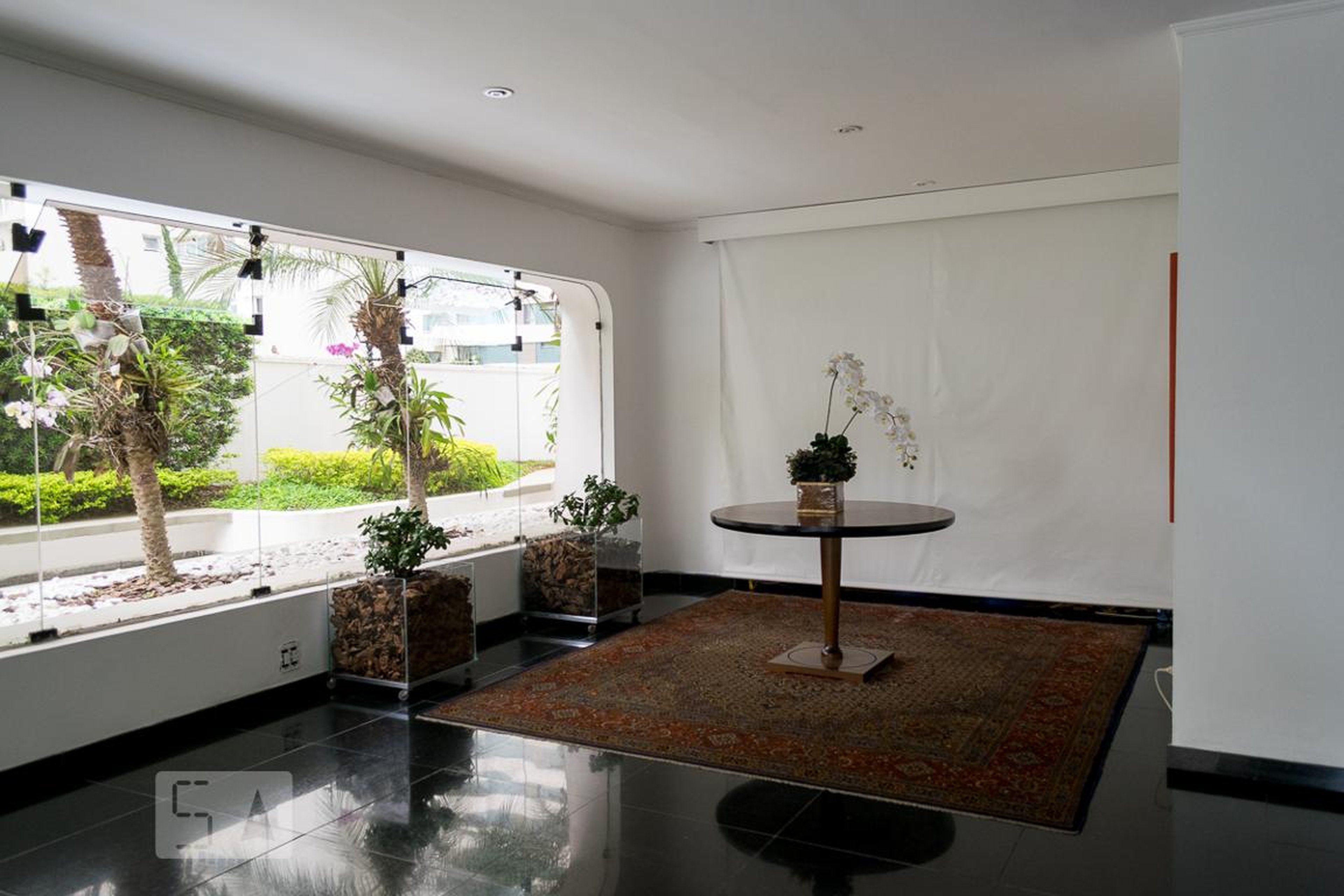 Hall - Anice