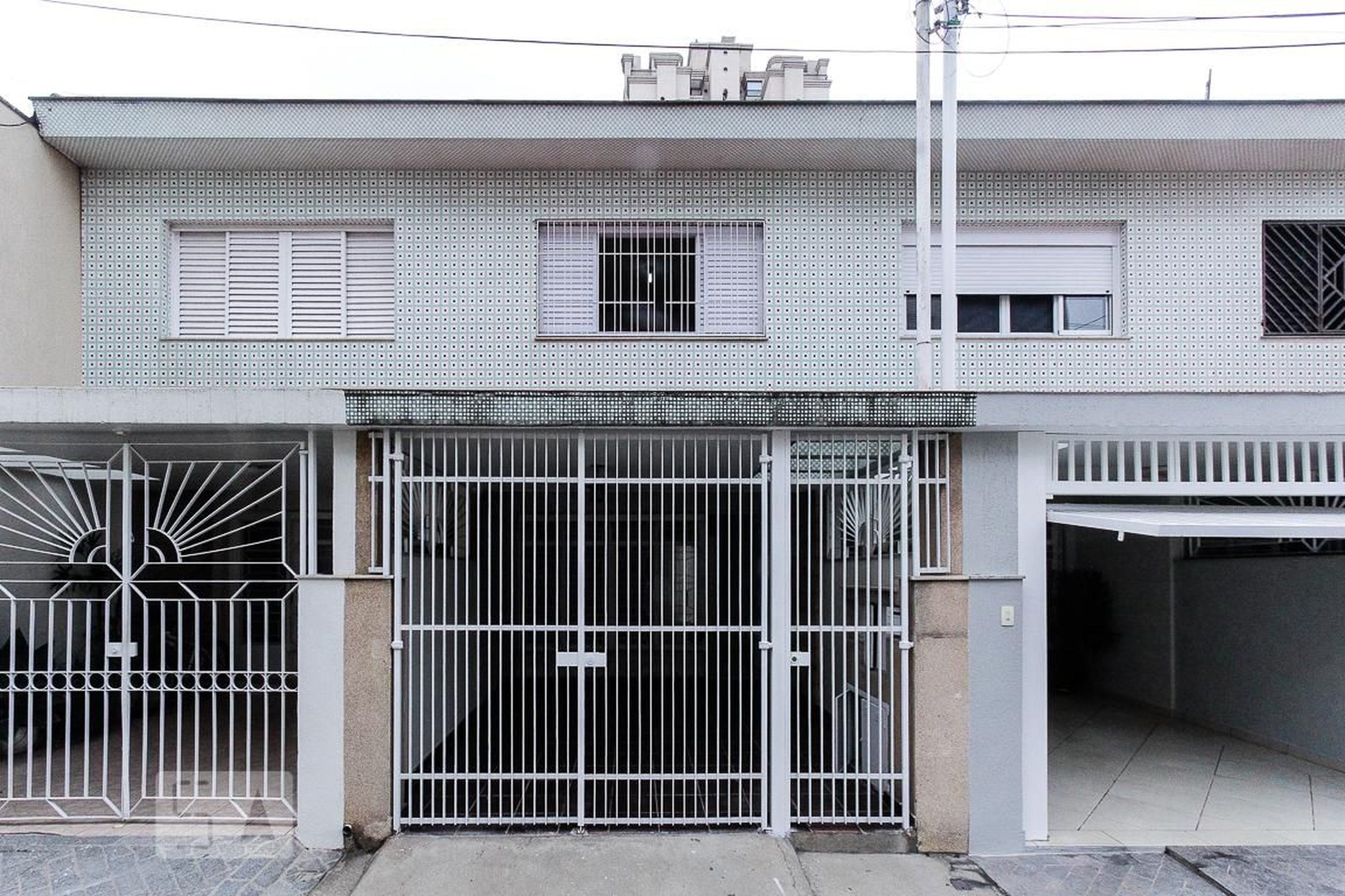 fachada Condomínio em Rua Diamante Preto, 280