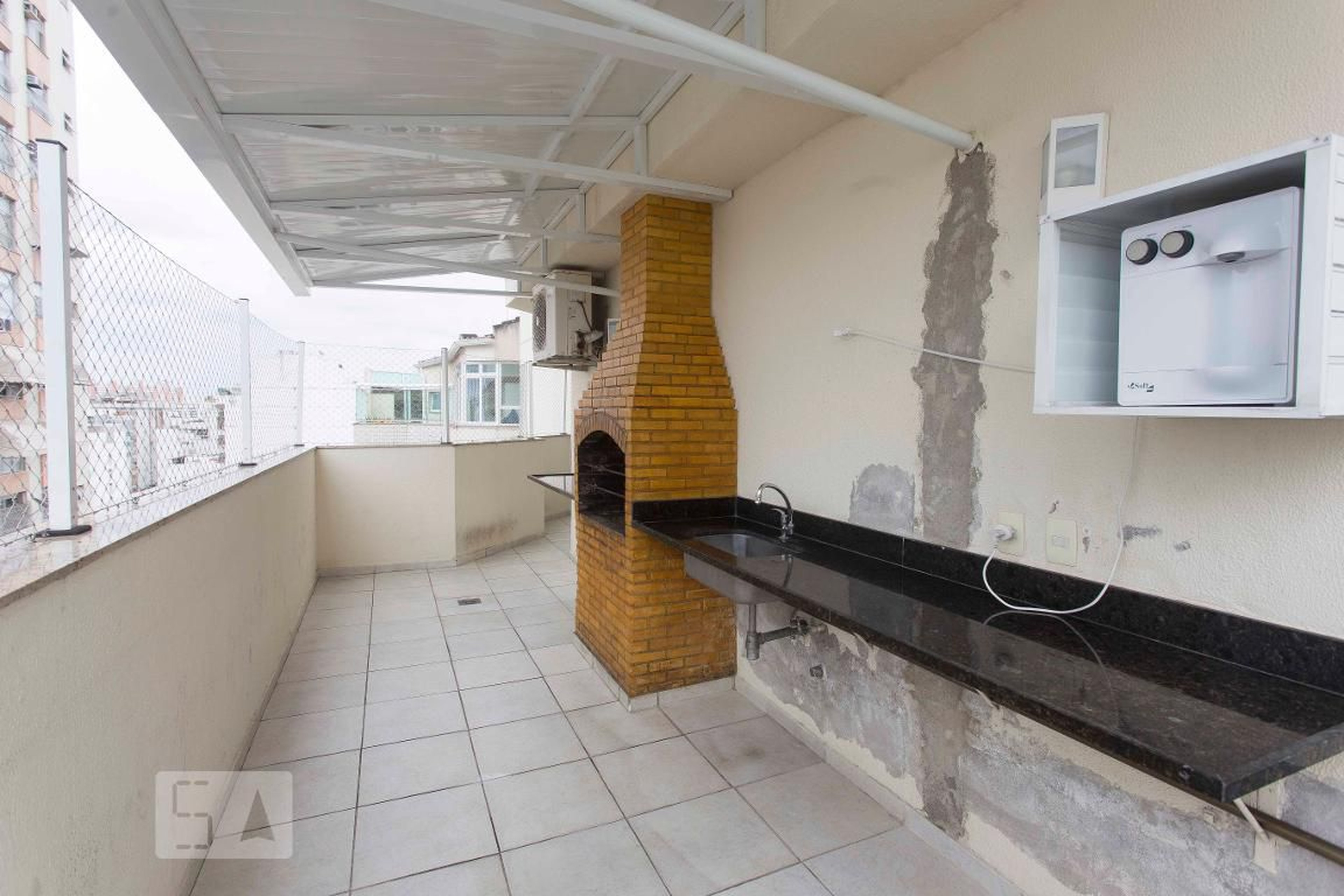 Churrasqueira - Strelitzia Bianca