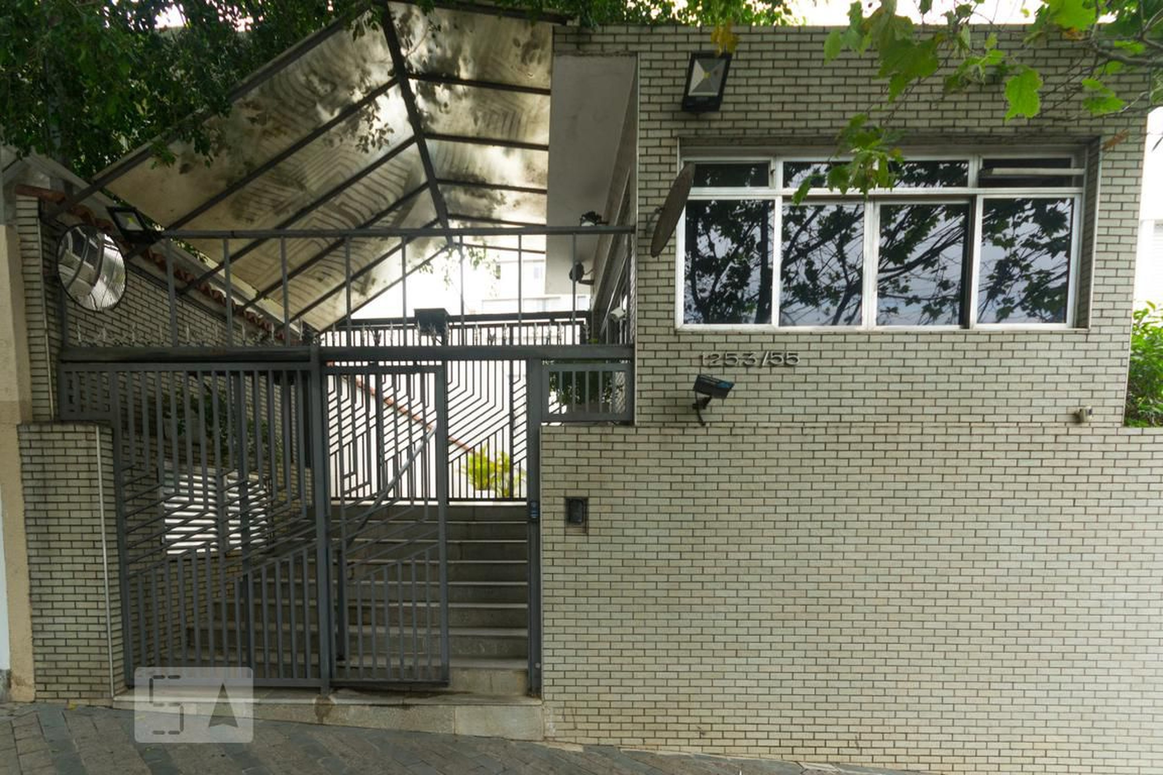 Fachada Condomínio em Rua França Pinto, 1153