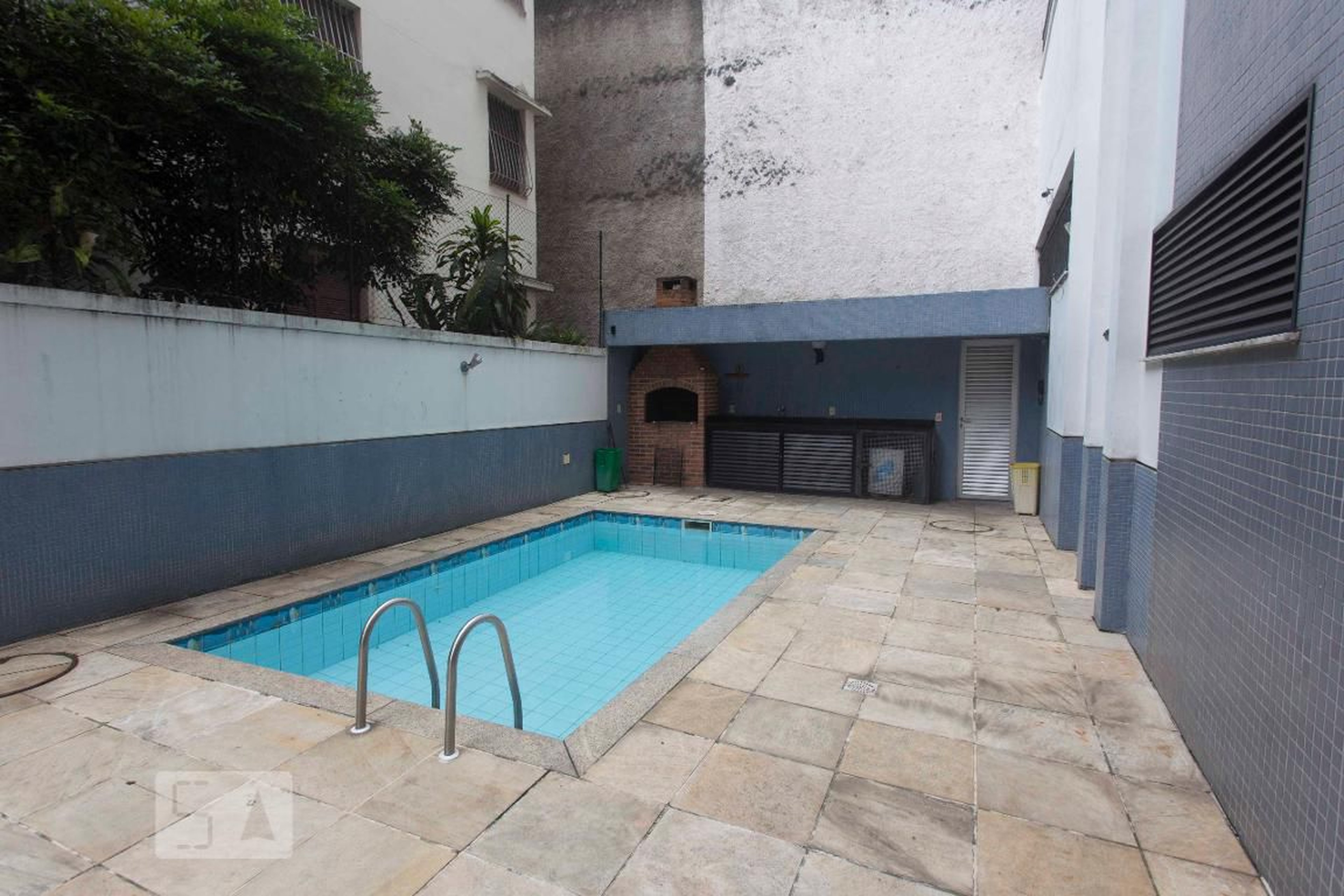 Piscina - Edifício Solar Iana