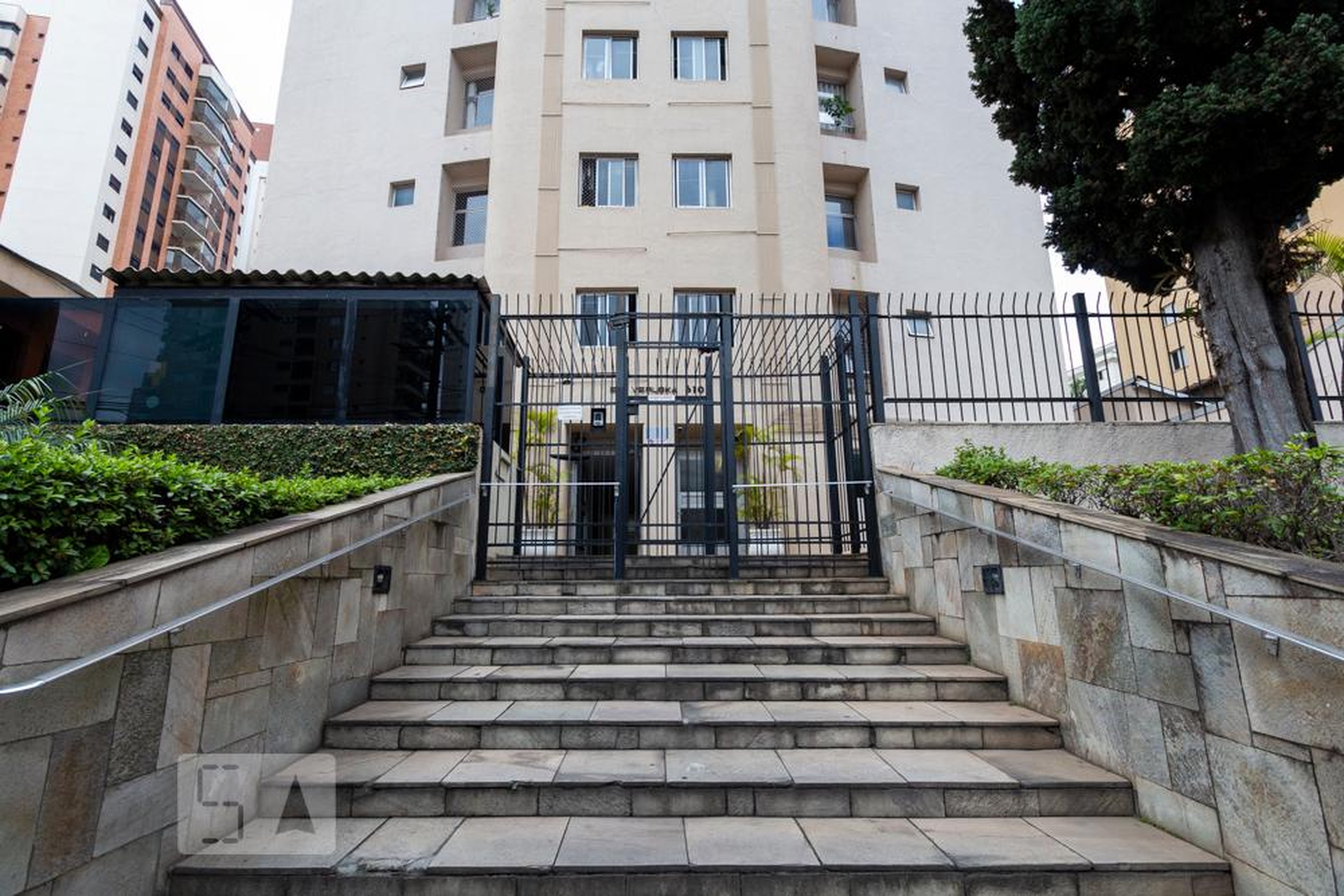 Fachada Condomínio omí­Nio Edifí­Cio Veruska
