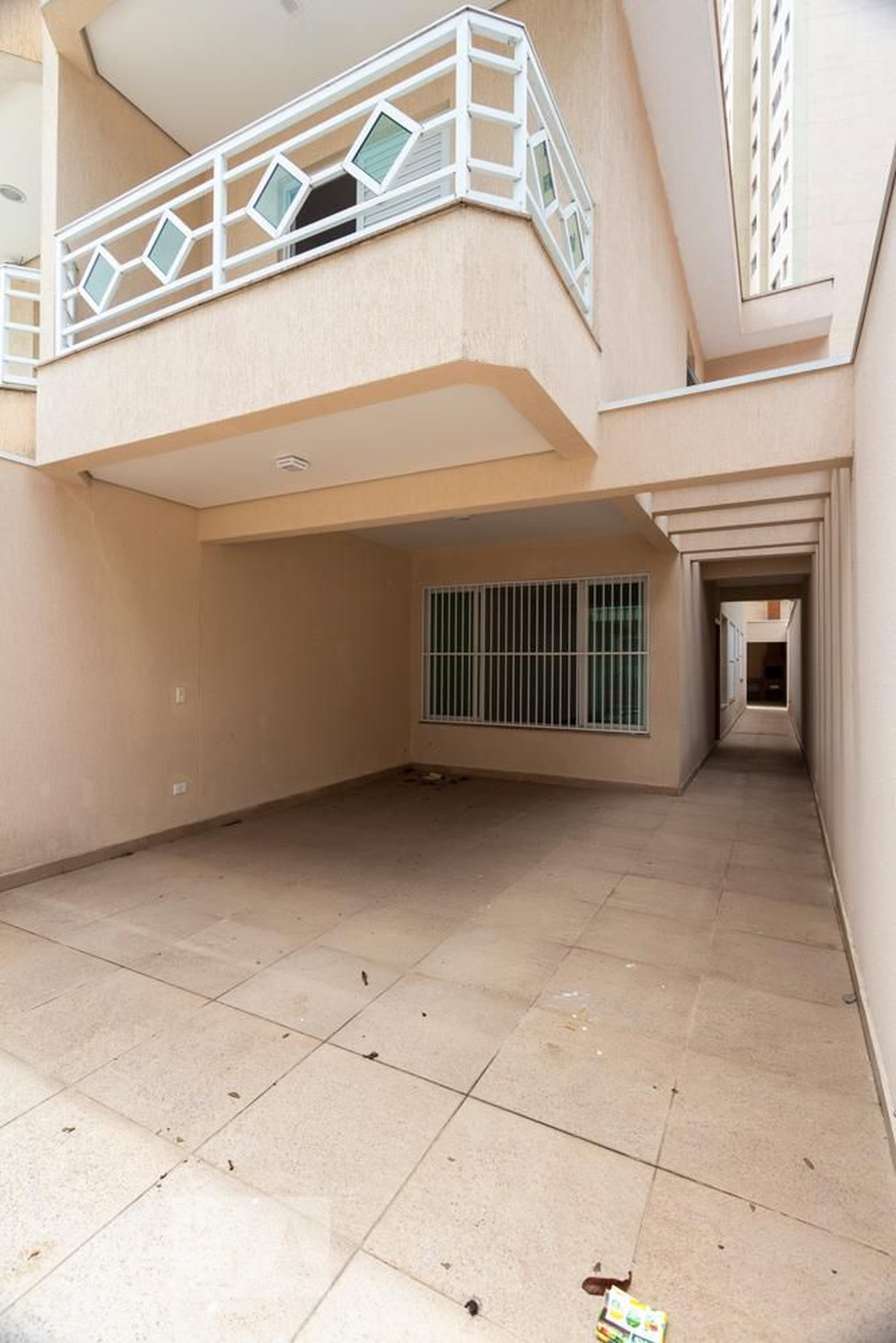 Fachada Condomínio em Rua Guilhobel, 53