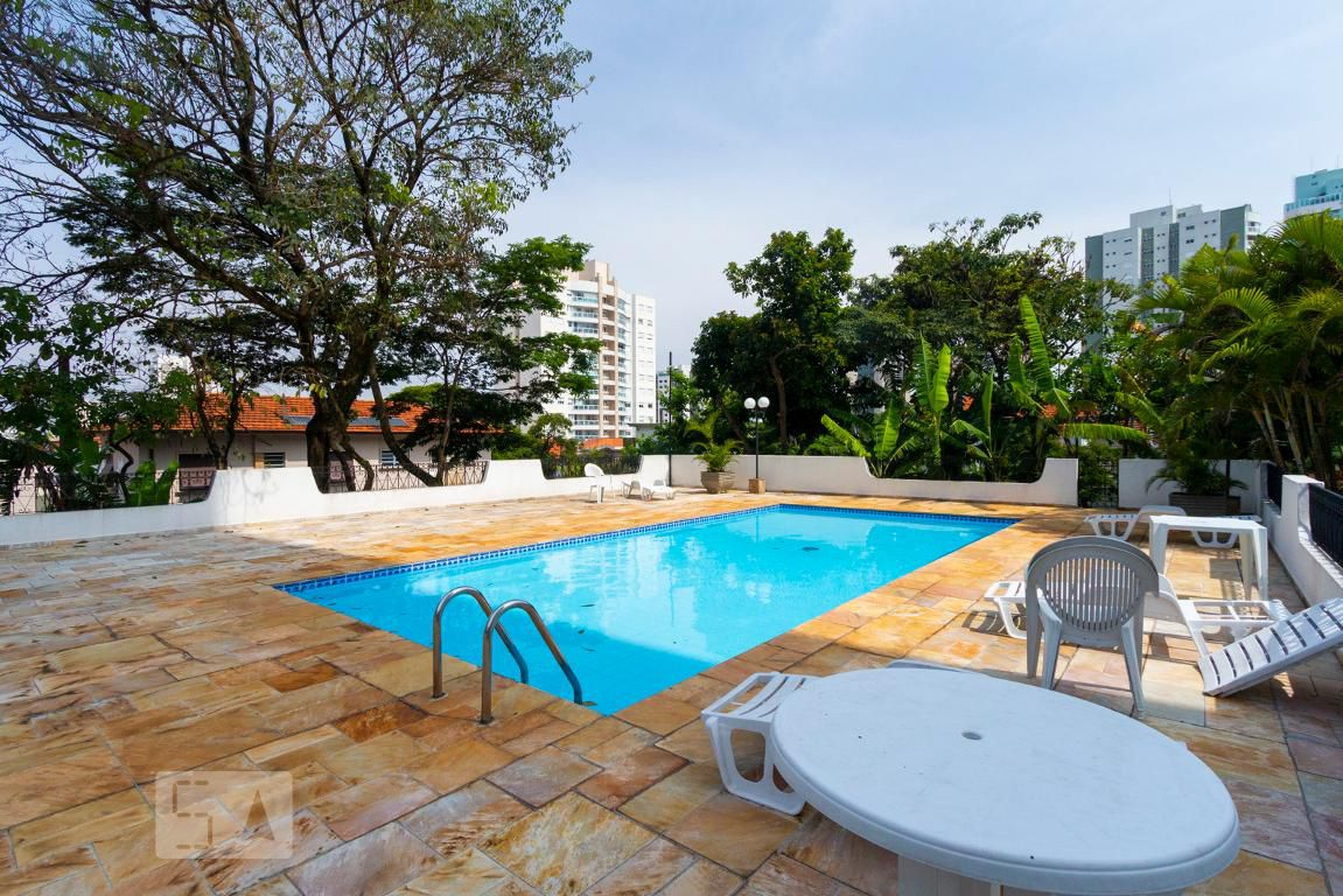 Piscina - Edifício Rio Aviz