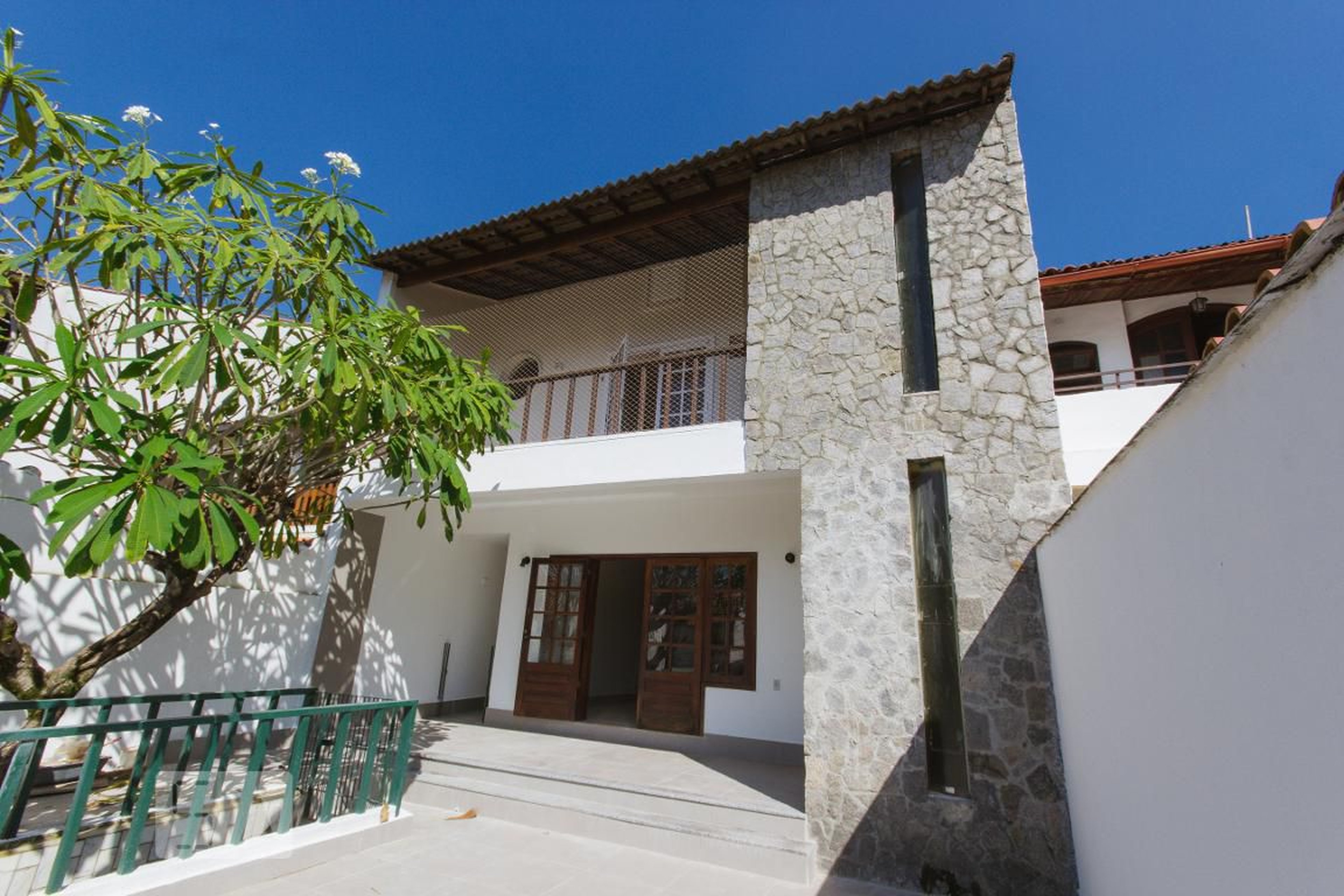 Fachada Condomínio em Rua Edgard Werneck, 54