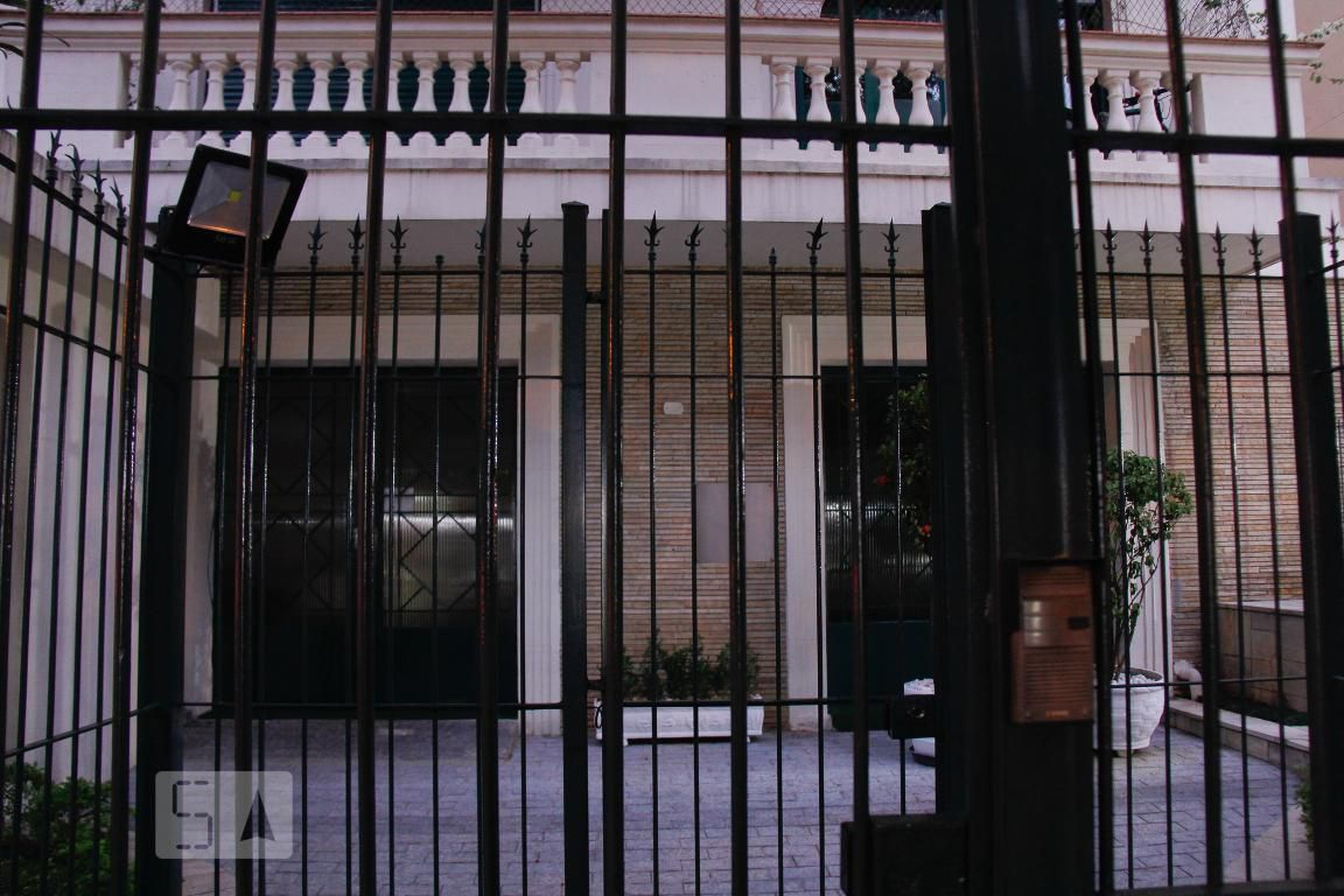 Fachada do prédio Condomínio Peres Oliveira