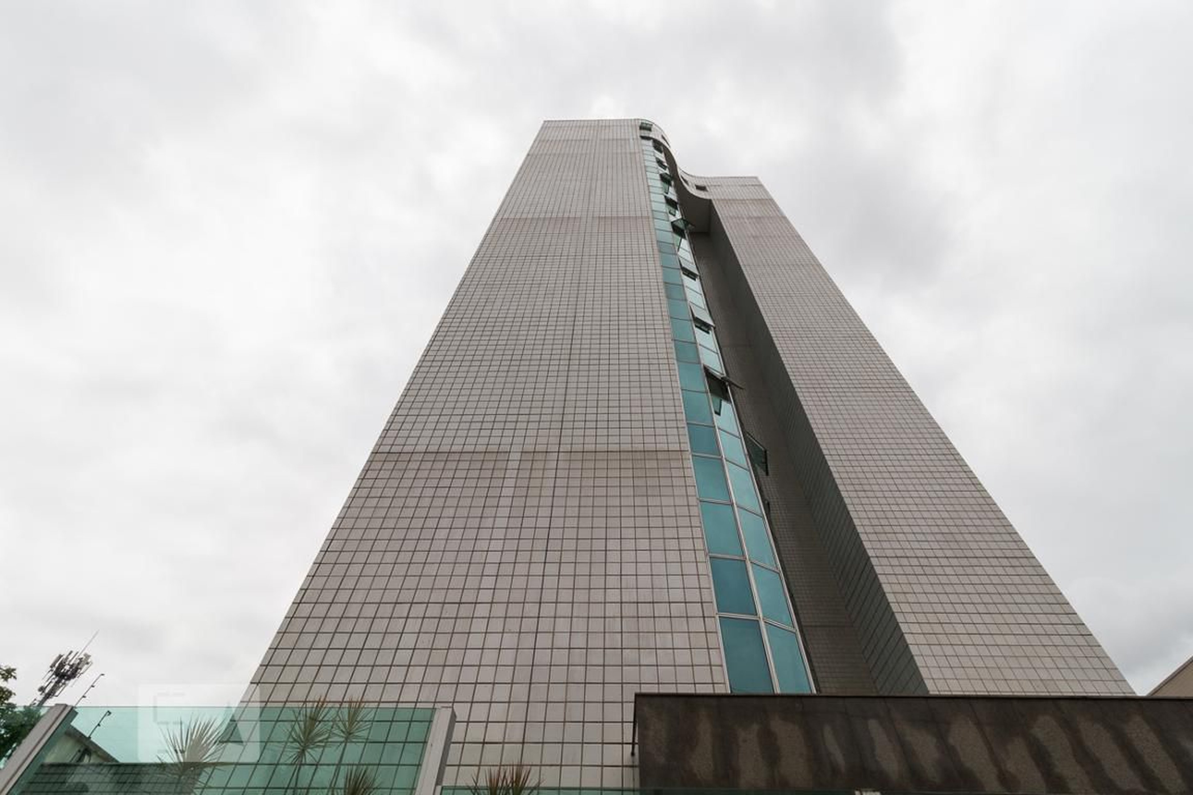 Fachada Condomínio em Rua da Bahia, 2311