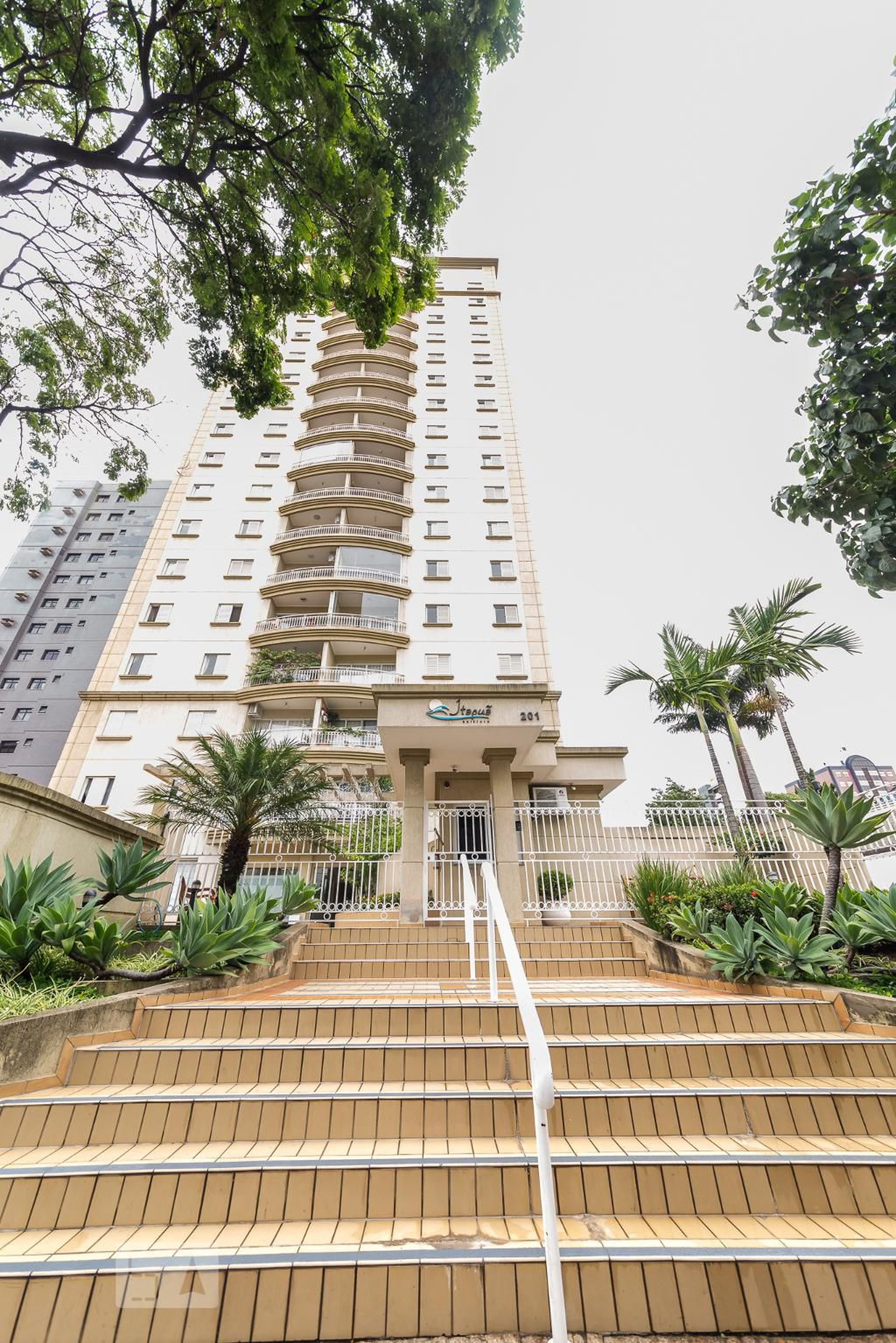 Fachada Condomínio em Rua Barata Ribeiro, 201