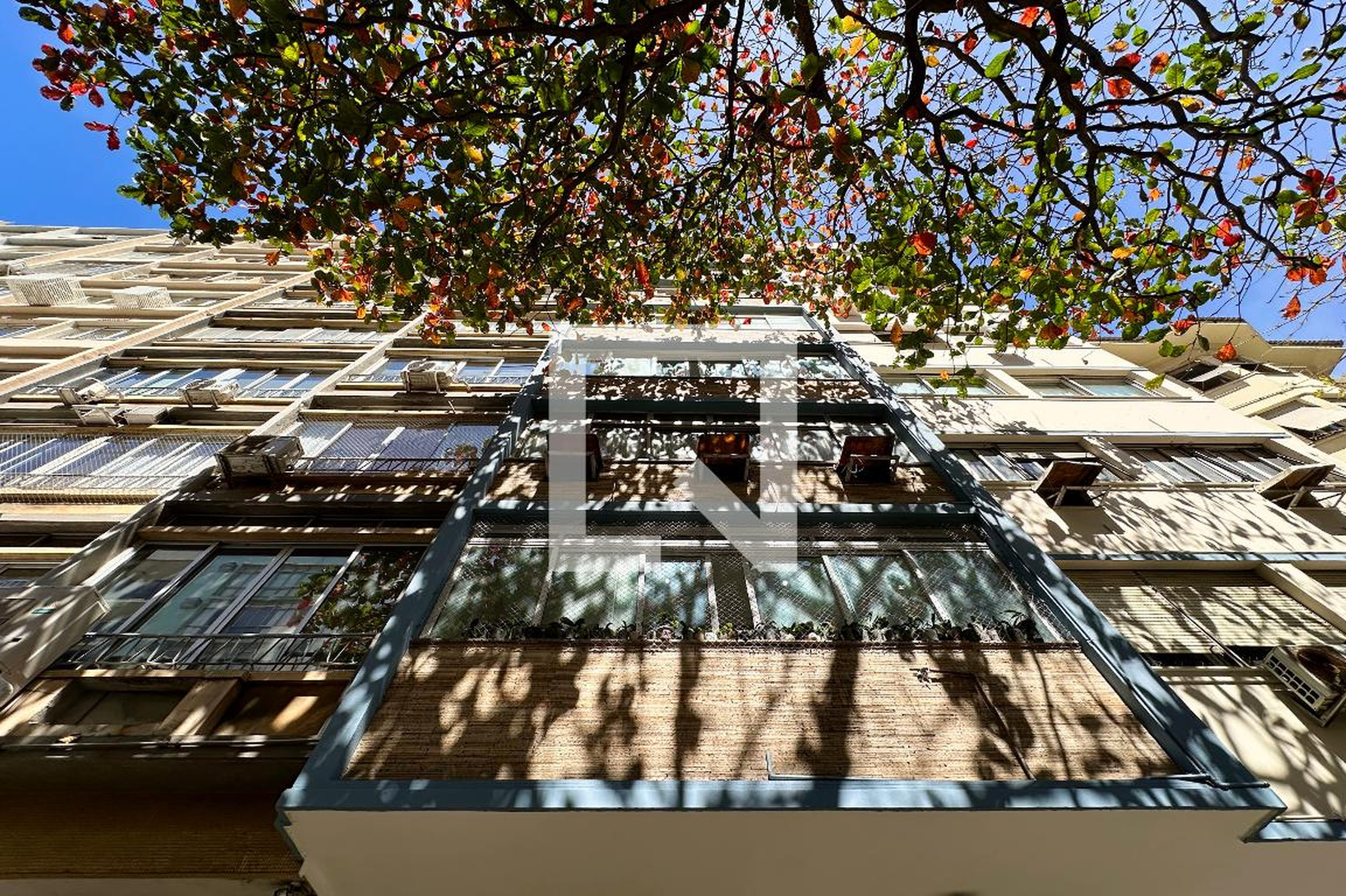 Fachada Condomínio em Avenida Rainha Elisabeth, 699