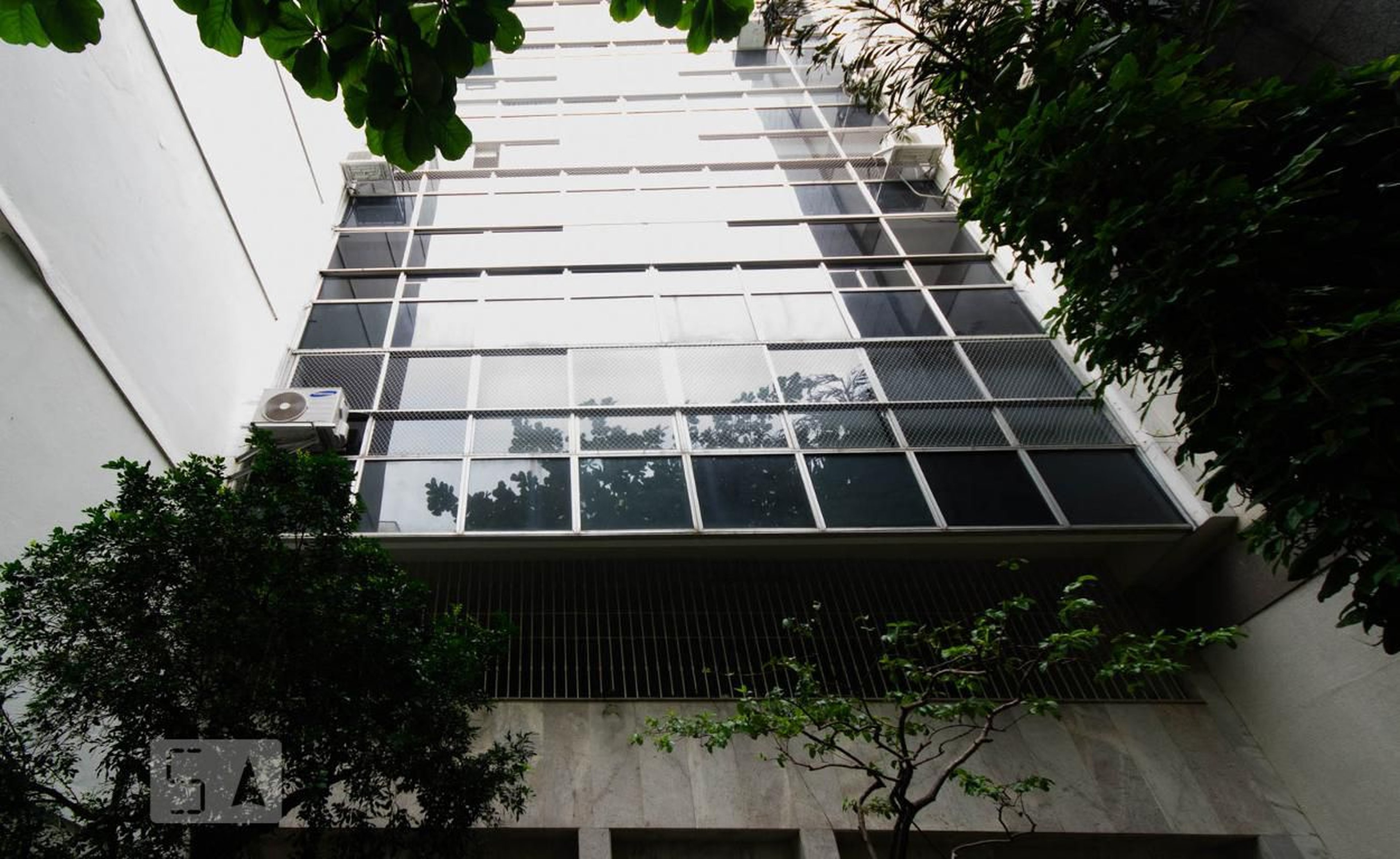 Fachada Condomínio em Rua João Líra, 110