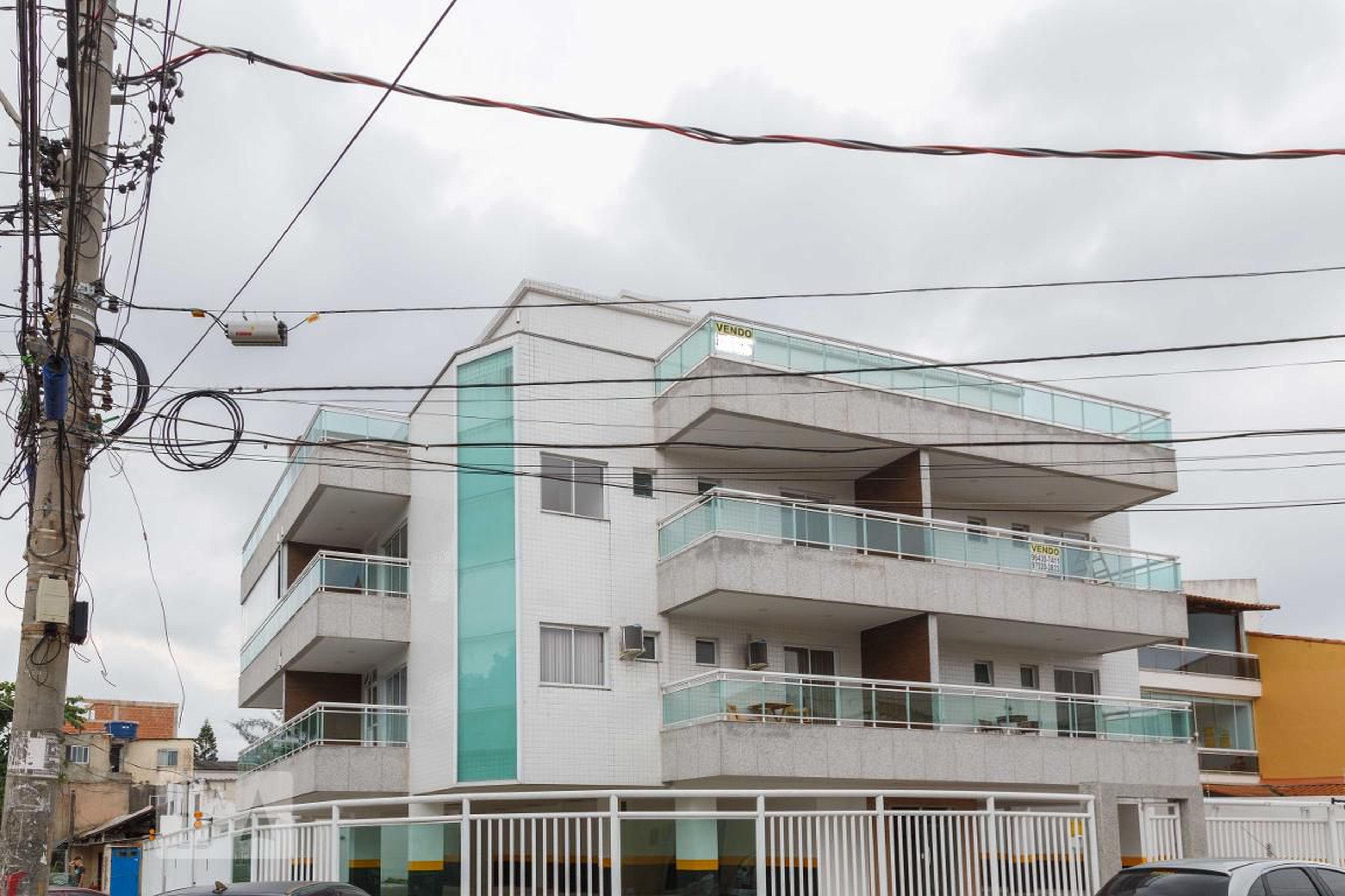 Fachada Condomínio em Rua Dois W, 165