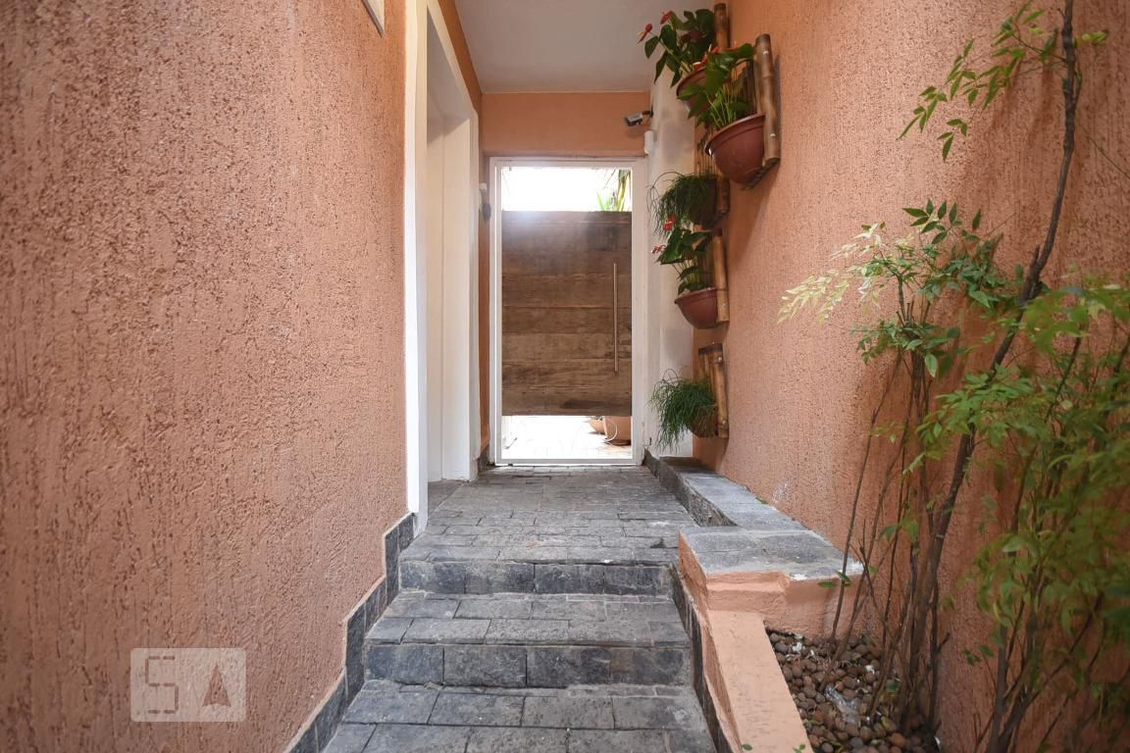 Entrada - Rua Barão Campos Gerais, 416