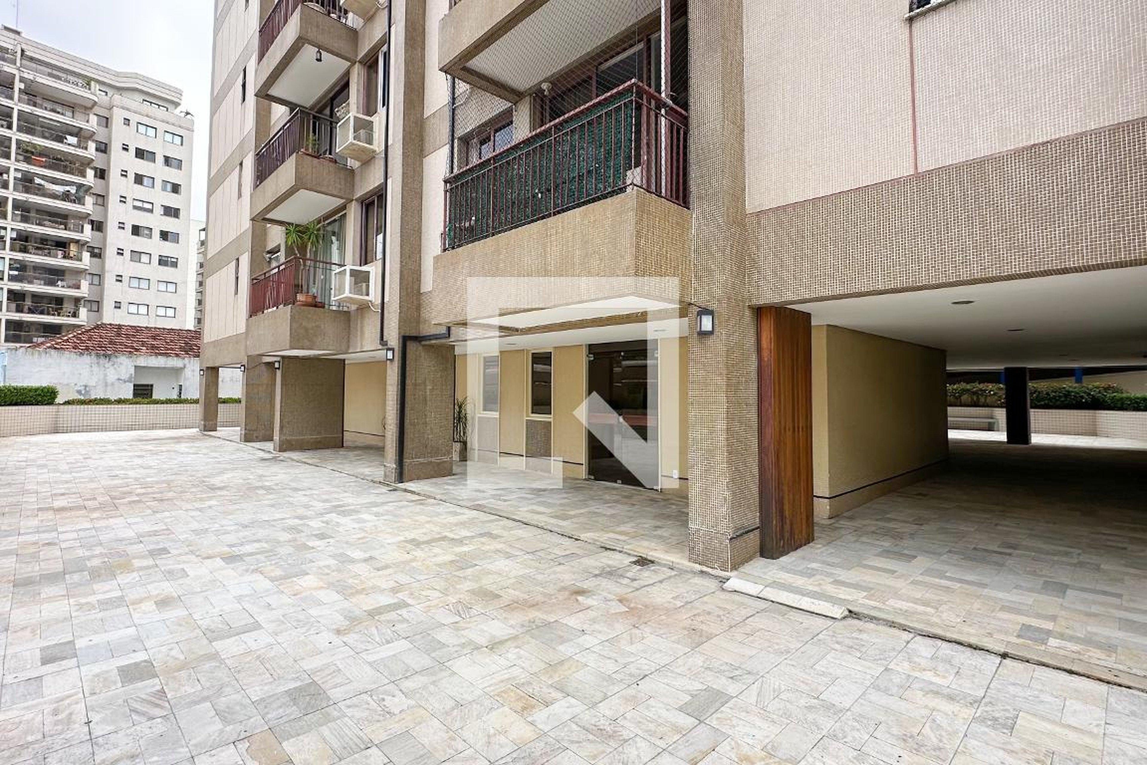 Playground - Edificio Camille