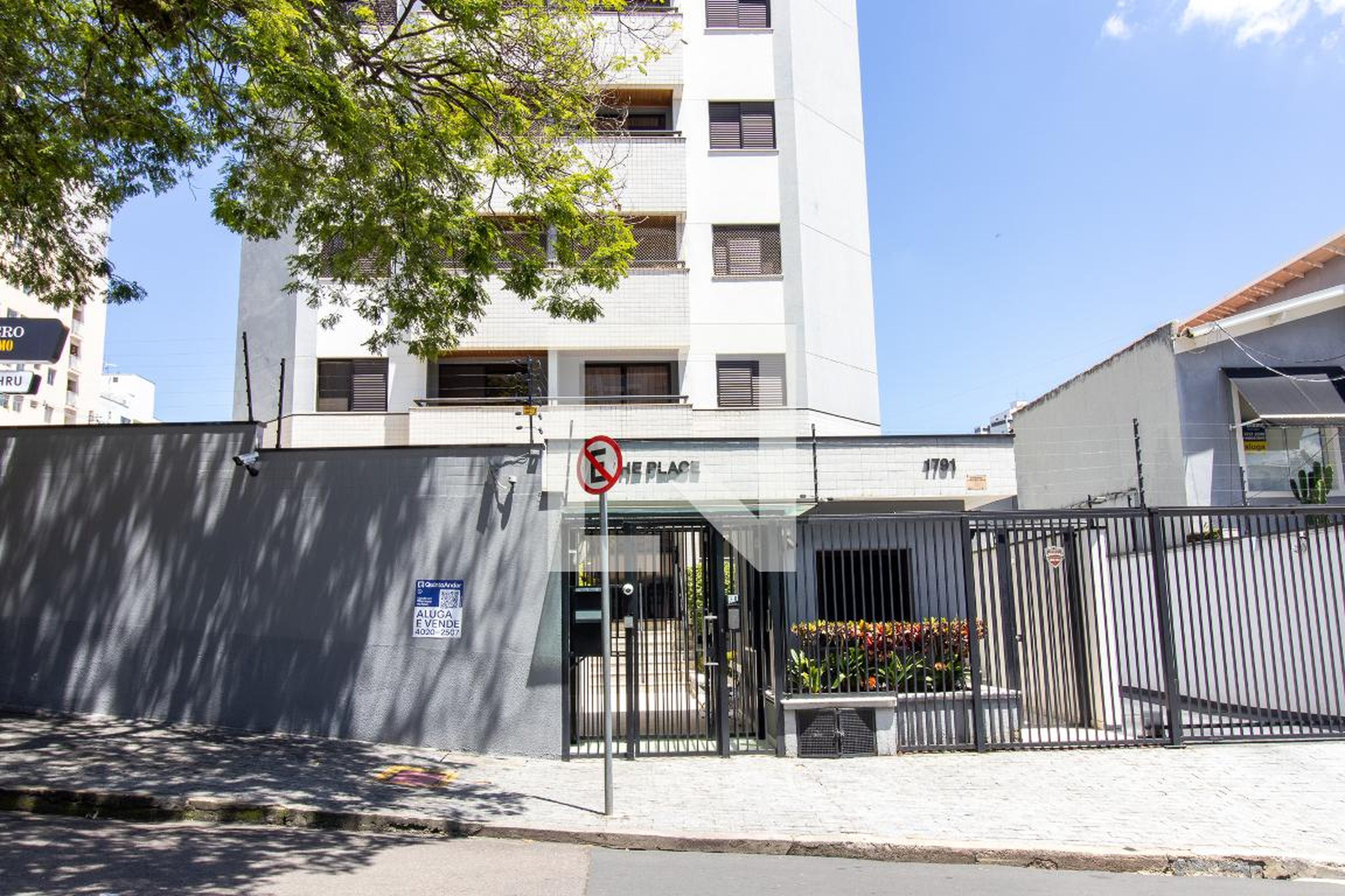 Fachada Condomínio em Rua Maria Monteiro, 1791