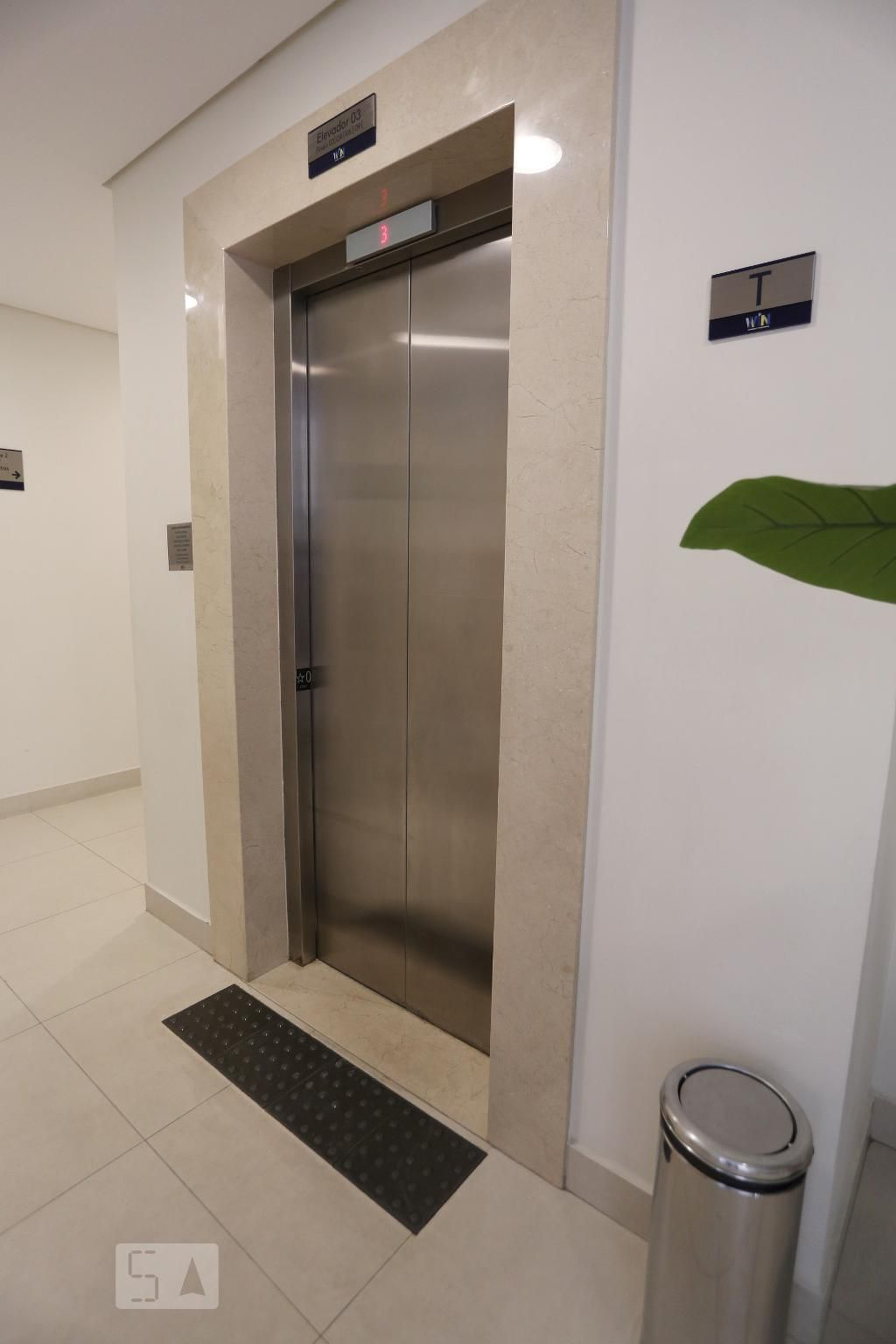 Elevador - Win Alphaville