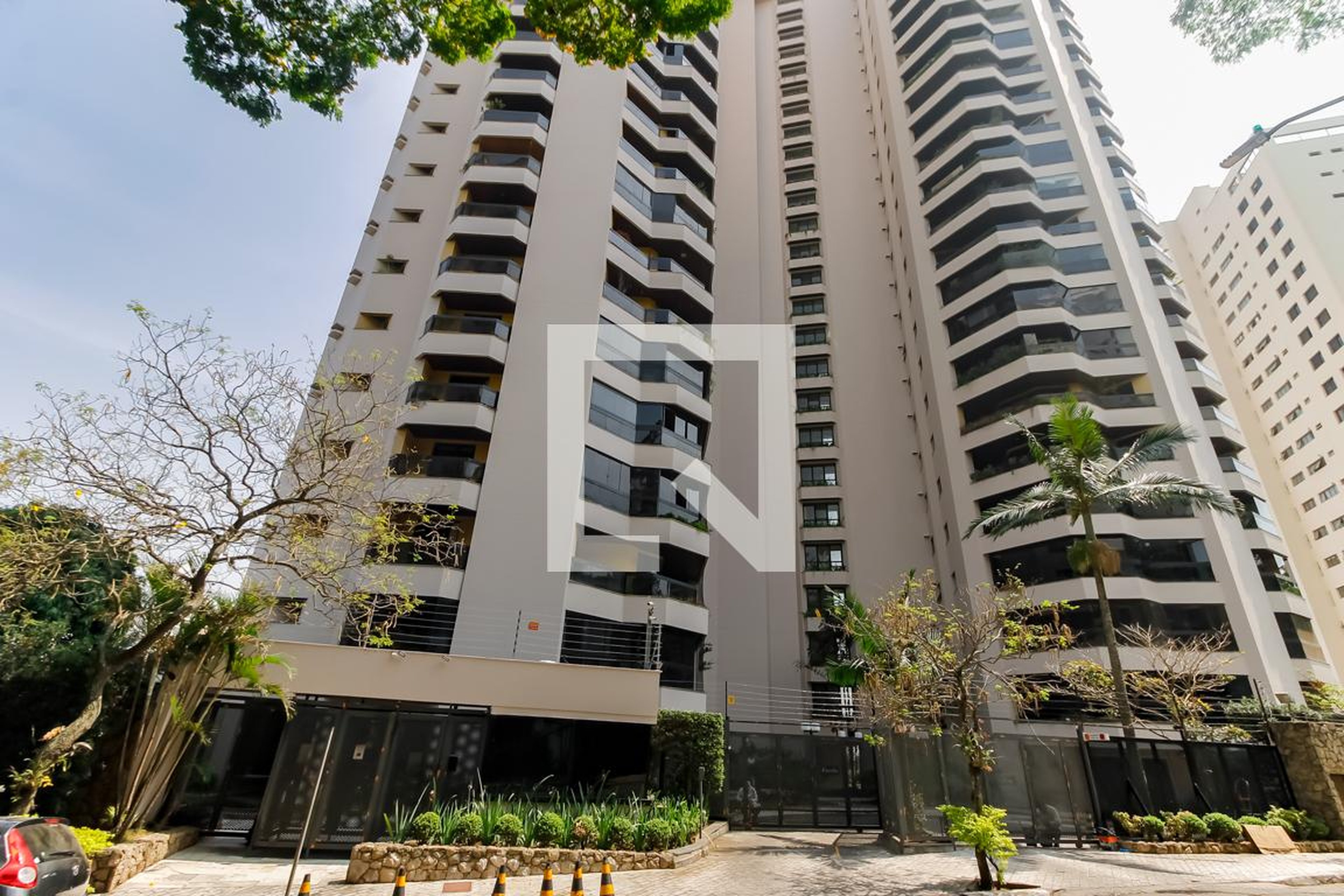 Fachada do Prédio Condomínio Trafalgar Square