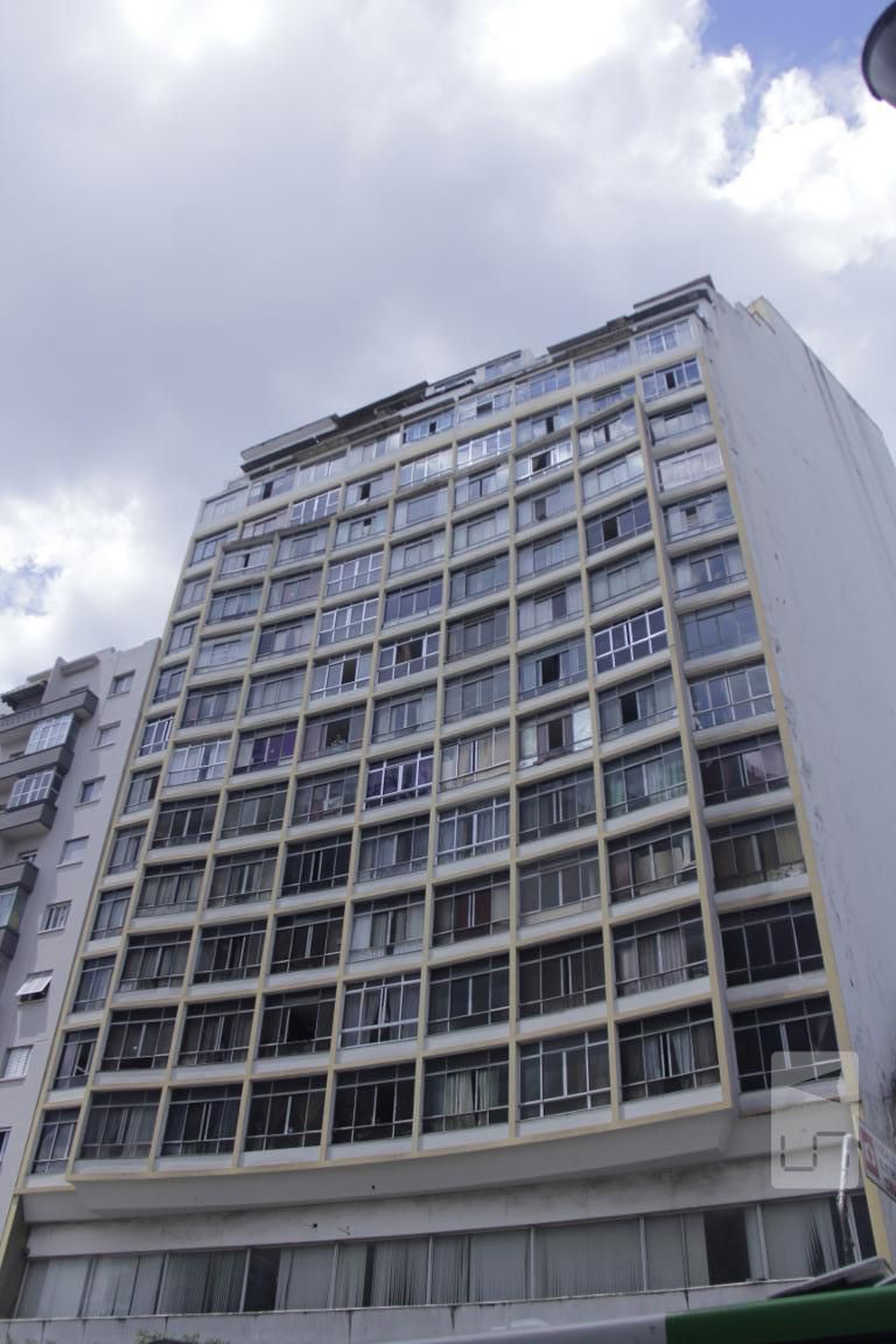 Fachada do condomínio Condomínio Isnard