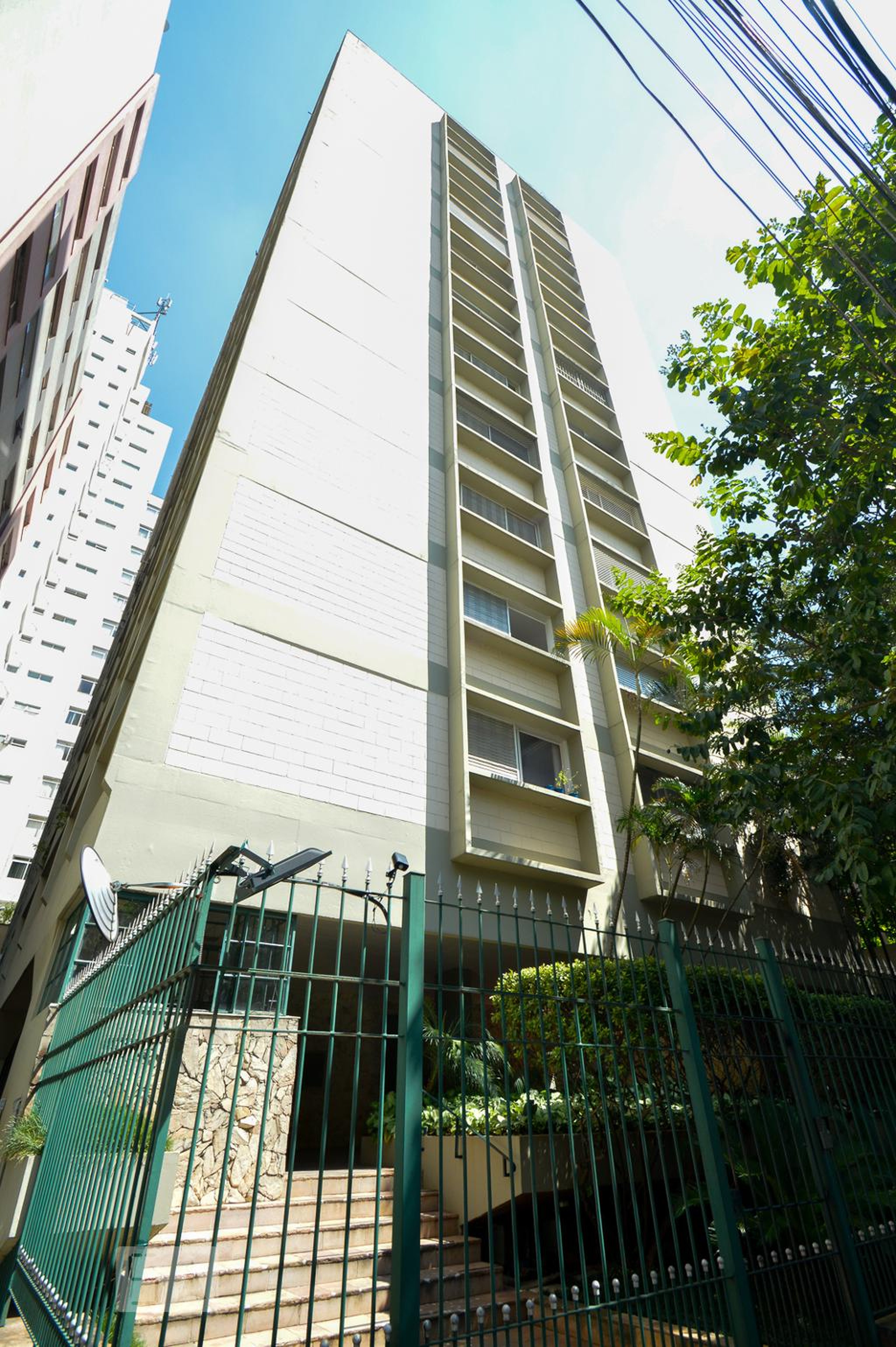 Fachada do Condomínio Edifício Irauna